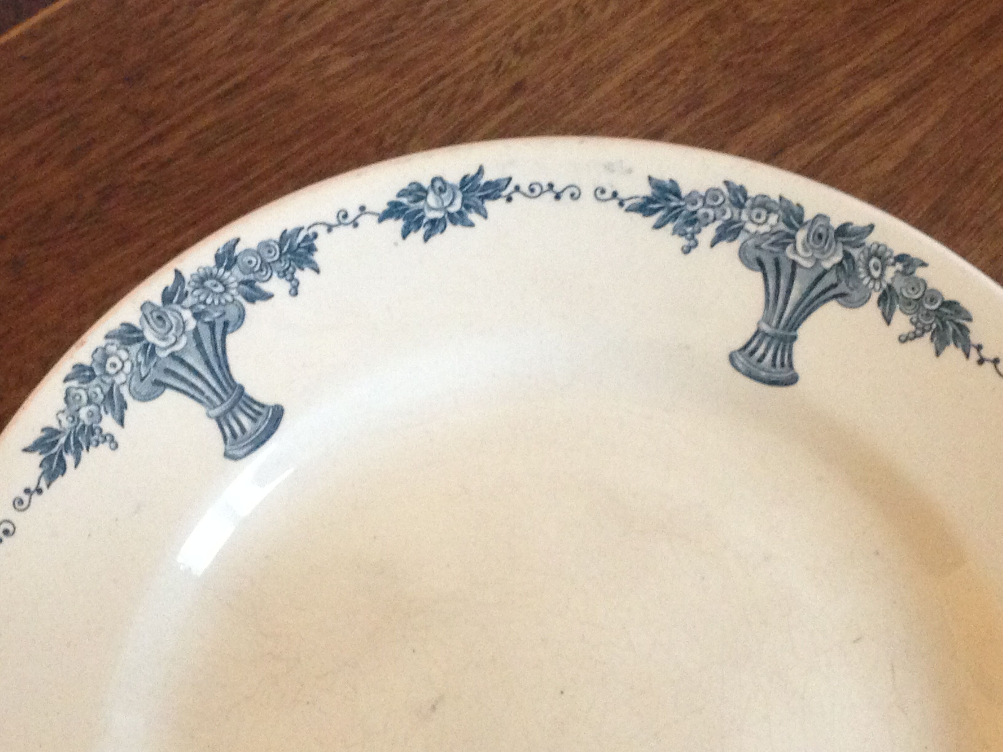 Plate pedestal Longchamp circa 1930