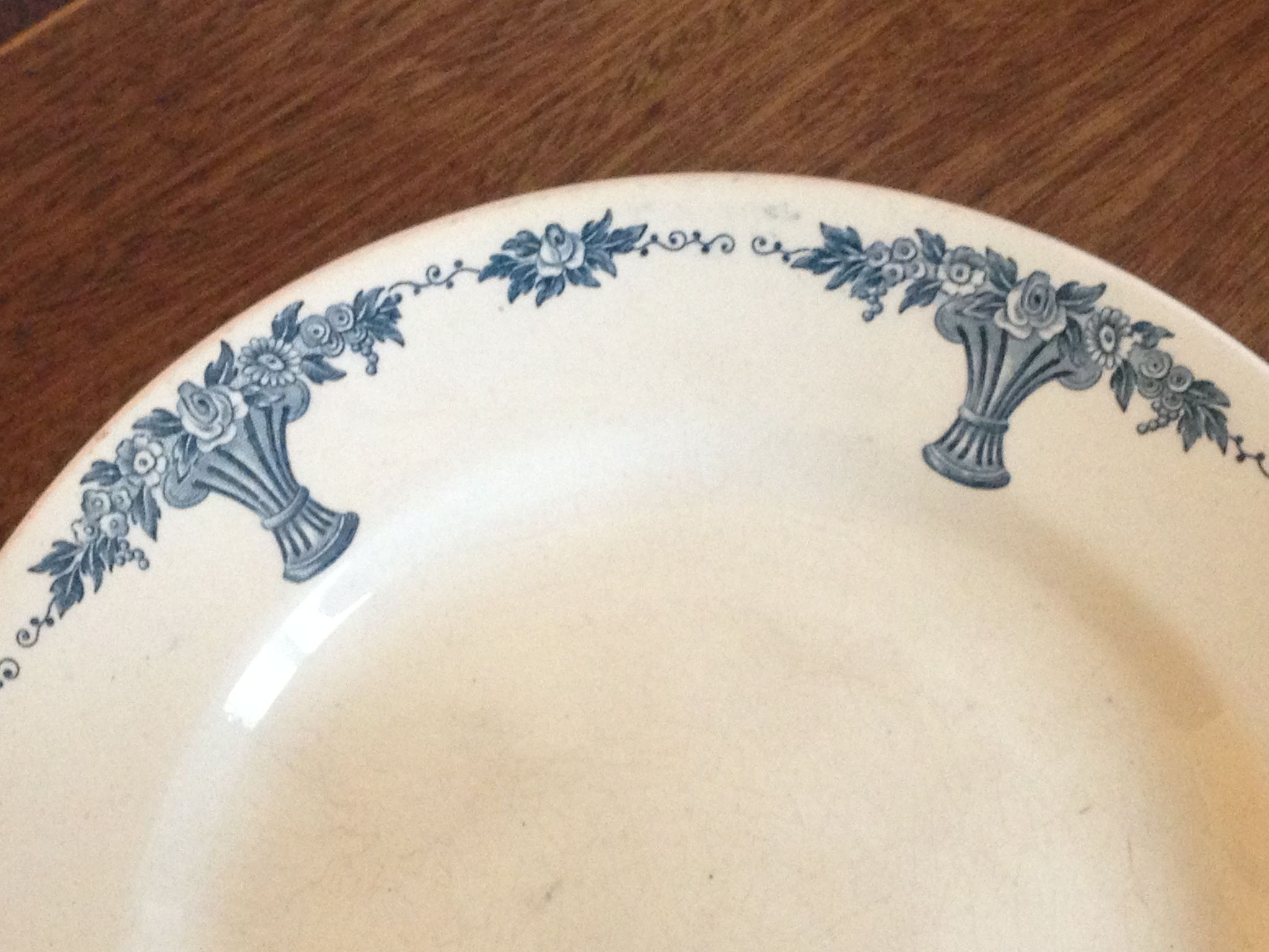 Assiette piédouche Longchamp circa 1930