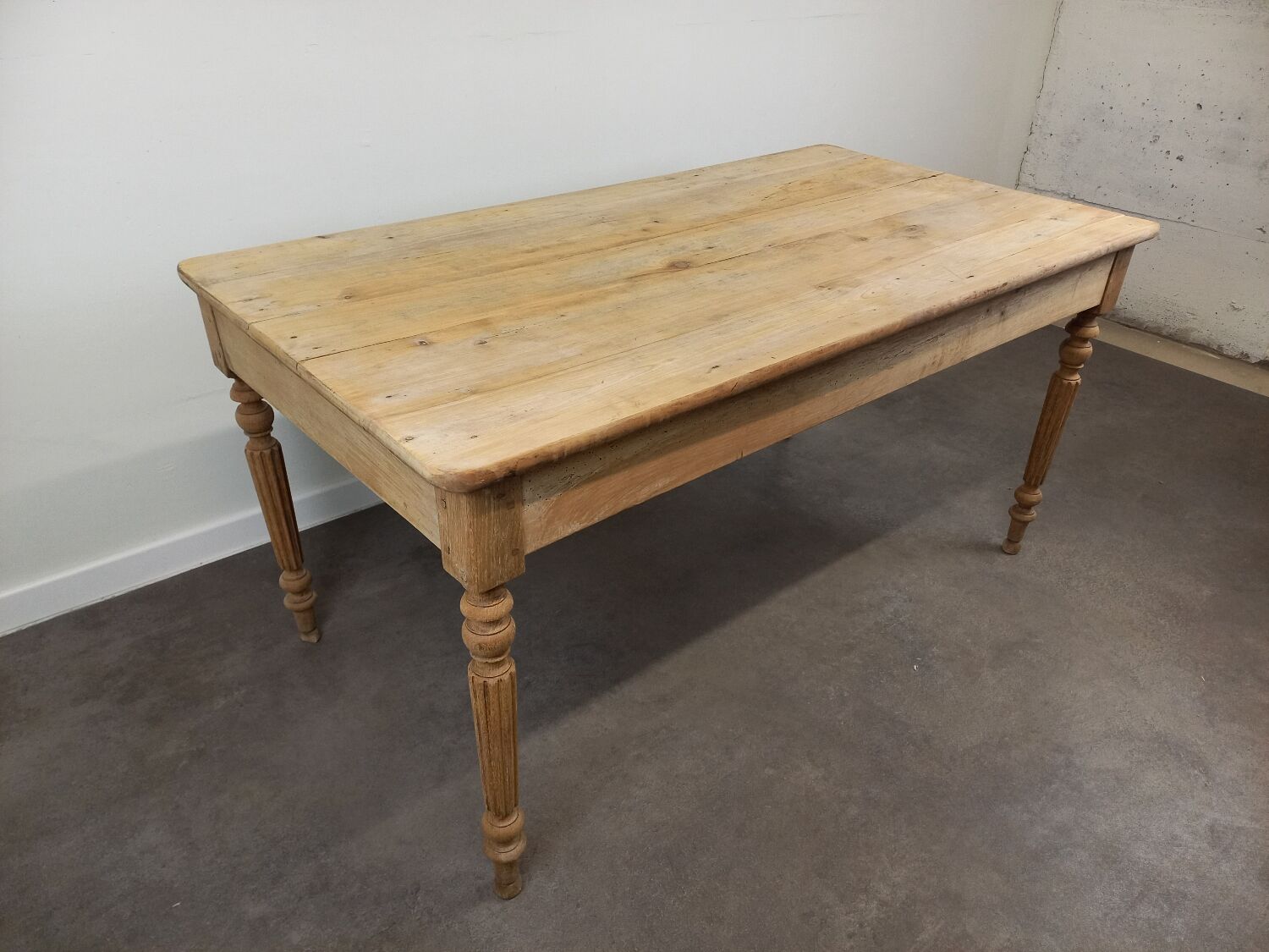 Farmhouse table