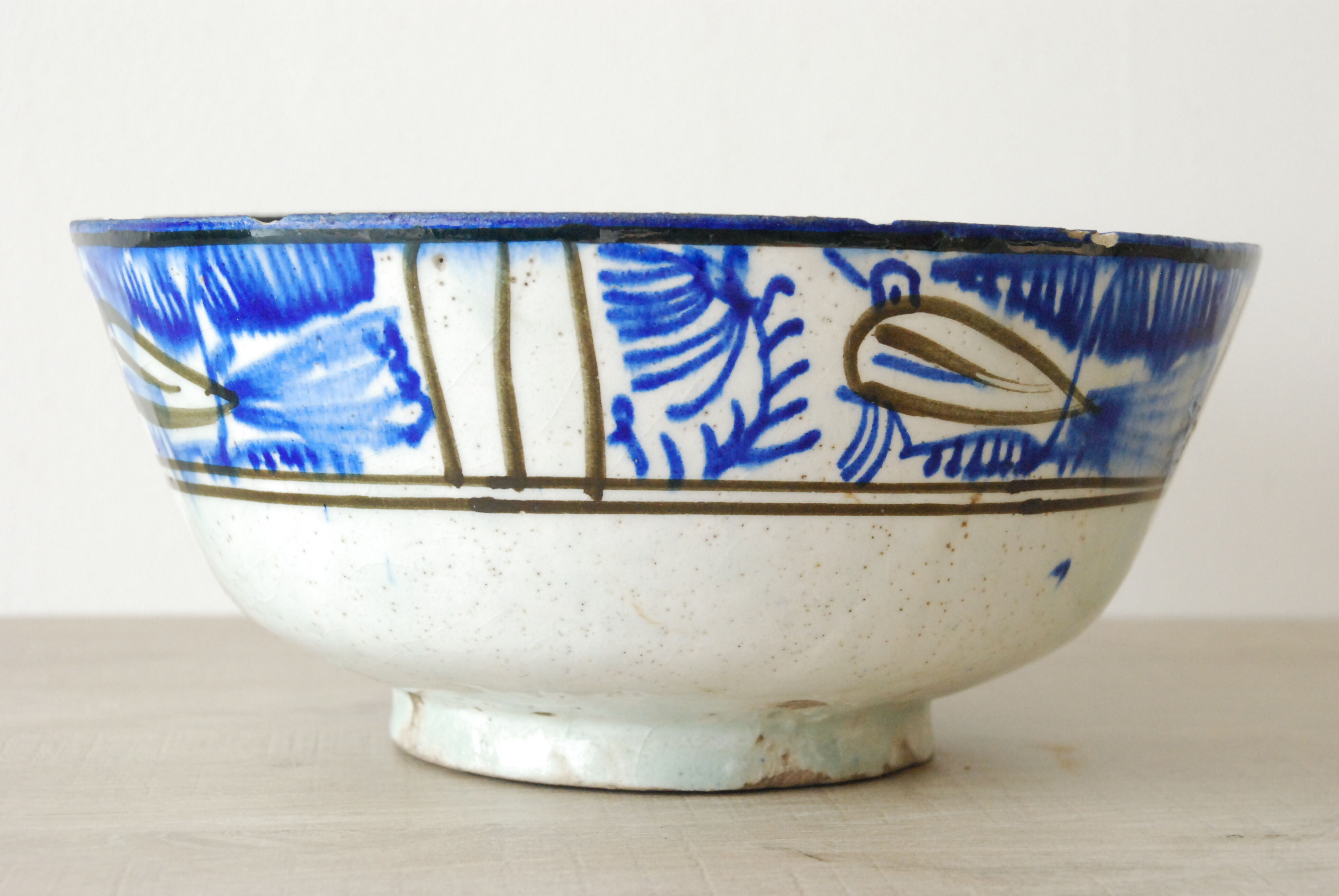 Coupe ancienne orientale en faïence