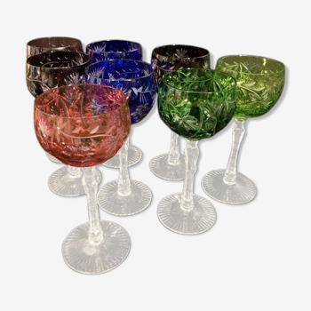 Verres à vin en cristal de couleur Saint Louis Baccarat