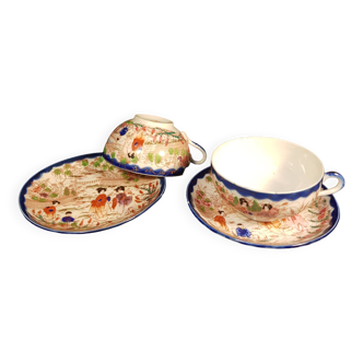 2 anciennes tasses en porcelaine japonaise