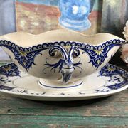 Saucière Sarreguemines modele Cluny décor arabesque bleue