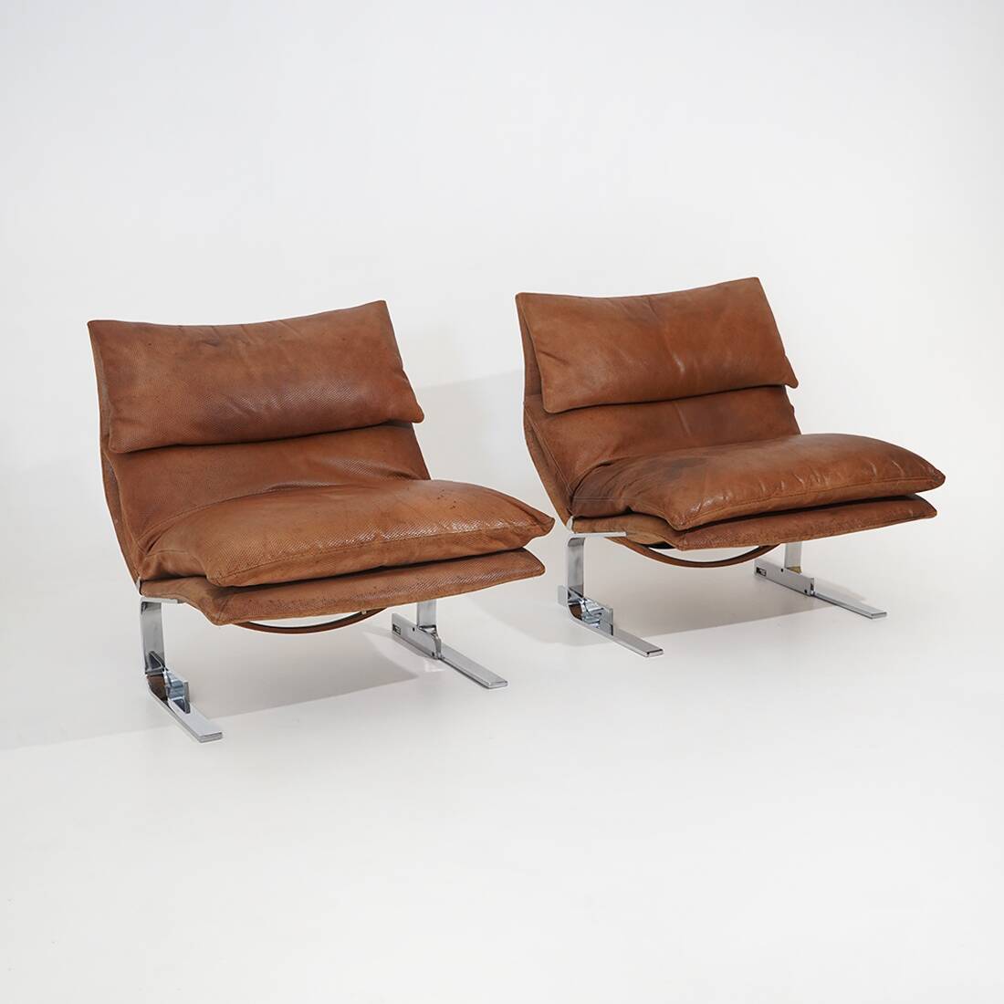 Pair of “Onda” armchairs by Giovanni Offredi for Saporiti, 1970s
