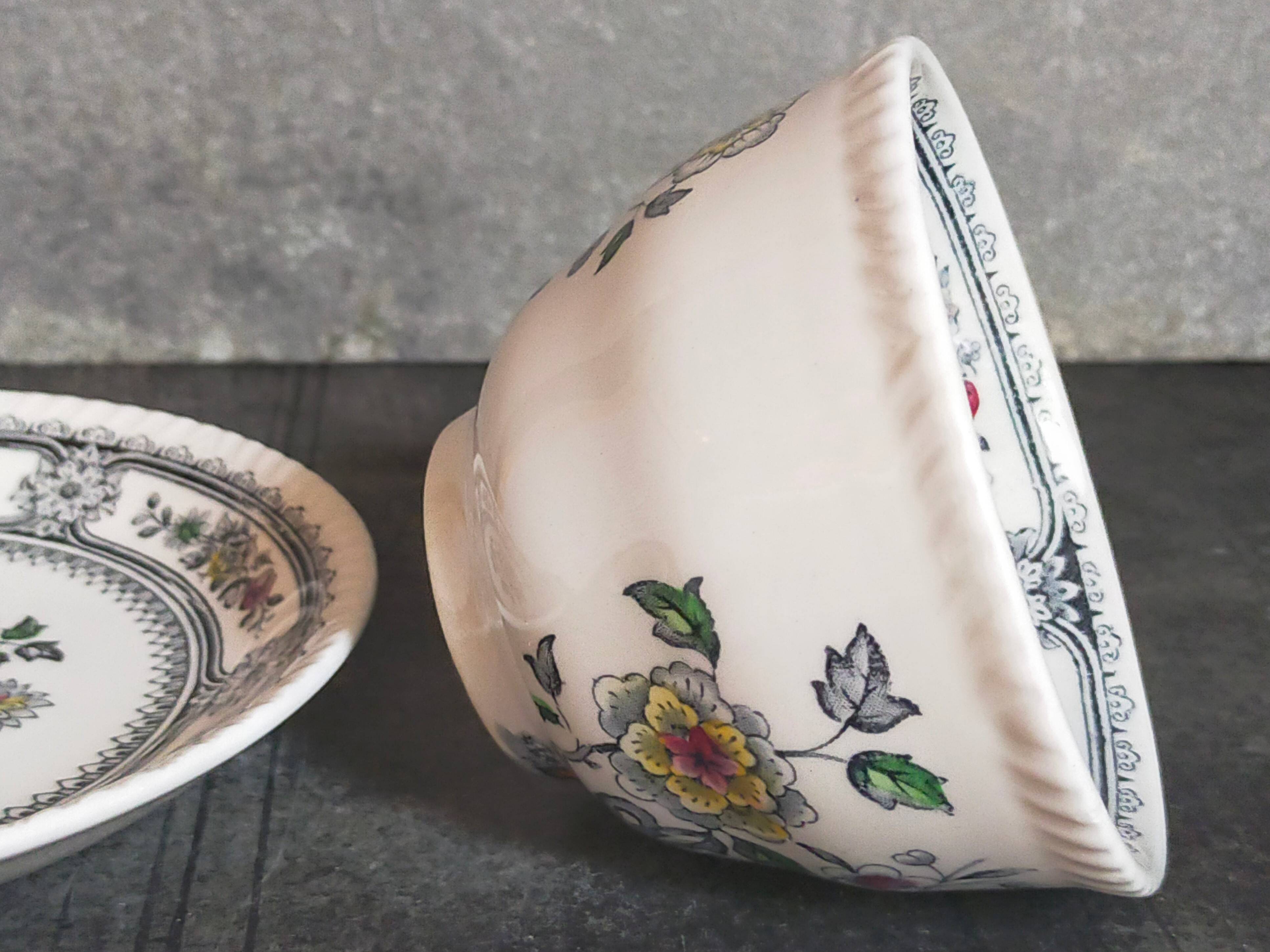 Two vintage wood & sons english lunches "dorset" service