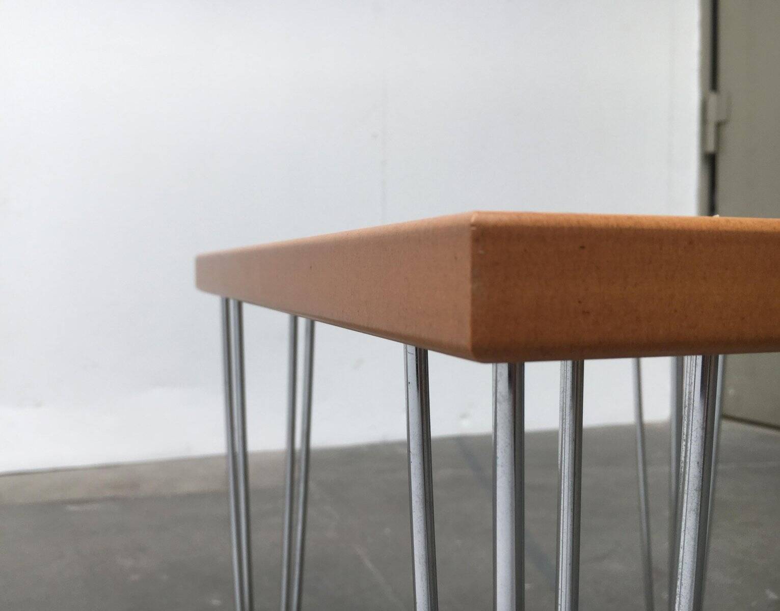 Vintage side table with hairpin legs from Denmark by Pin Age.
