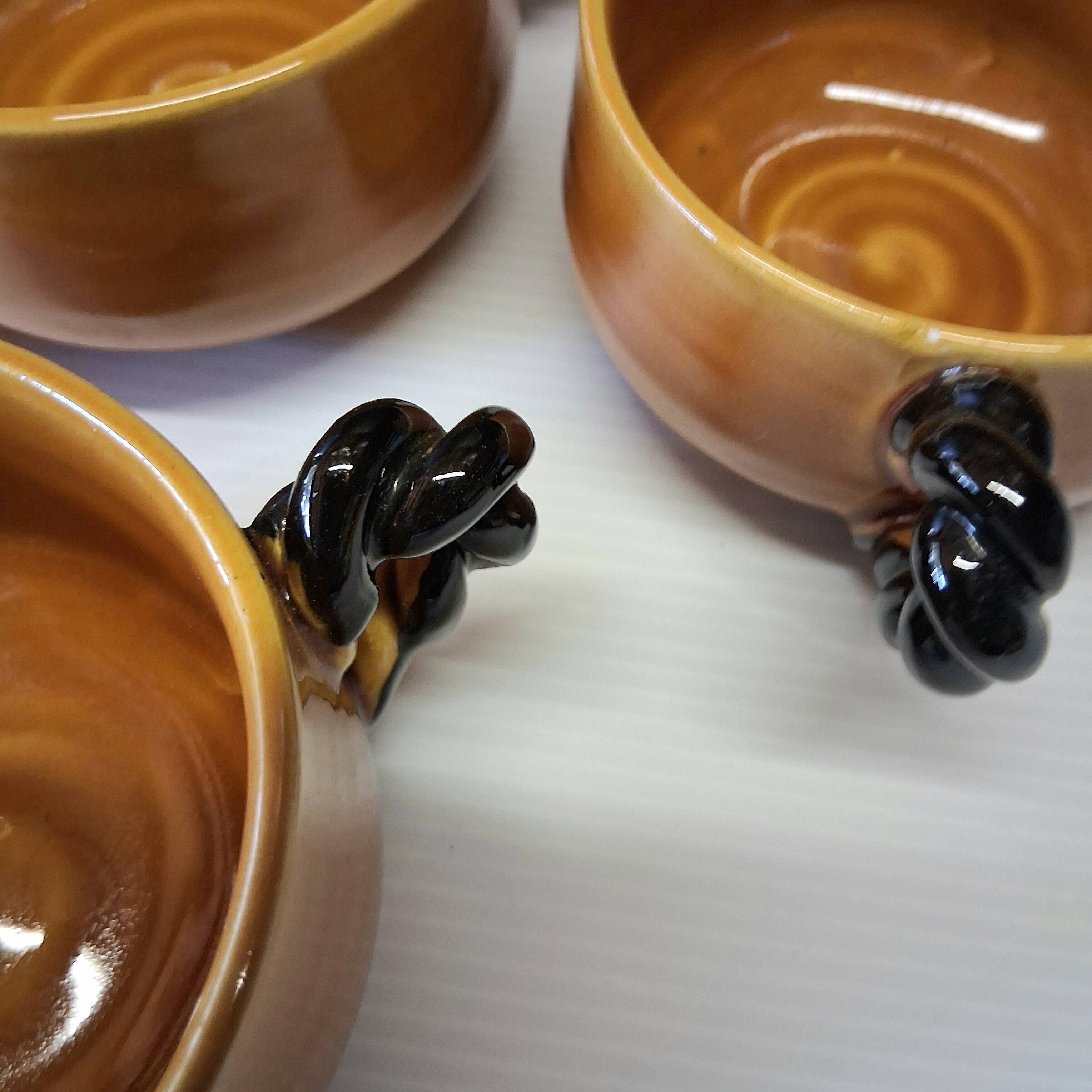 Very nice coffee service set from Vallauris in good condition.