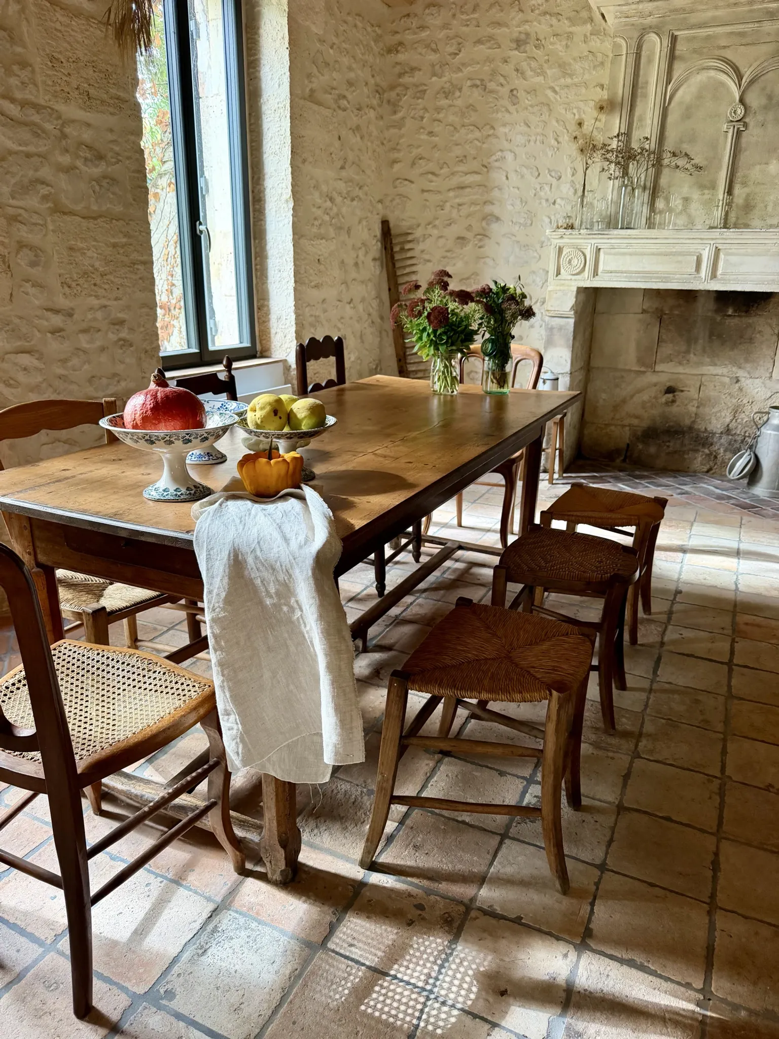 Campaign stool in rattan and wood