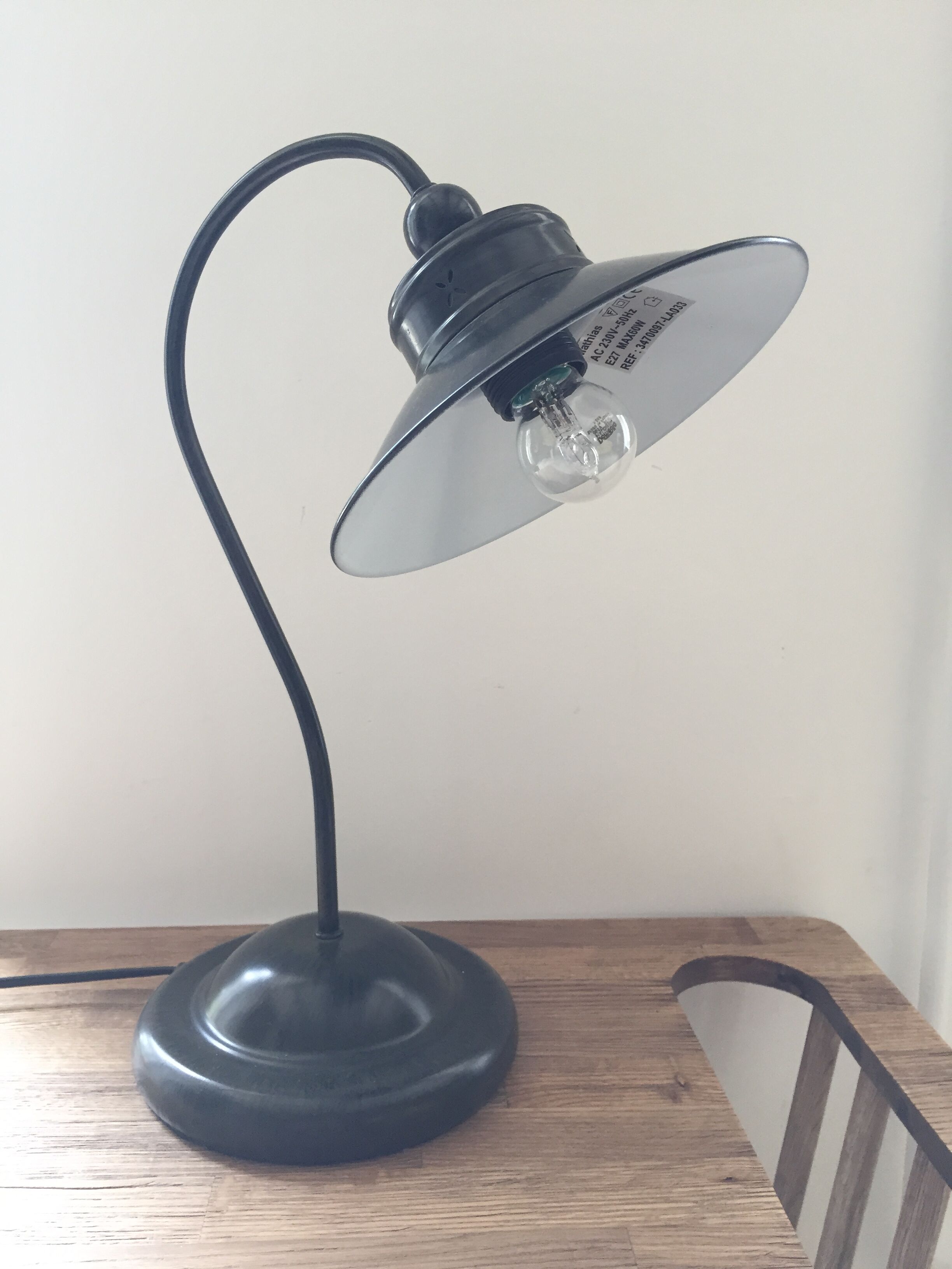 Industrial swan collar lamp