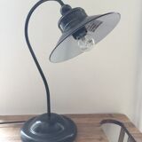 Industrial swan collar lamp