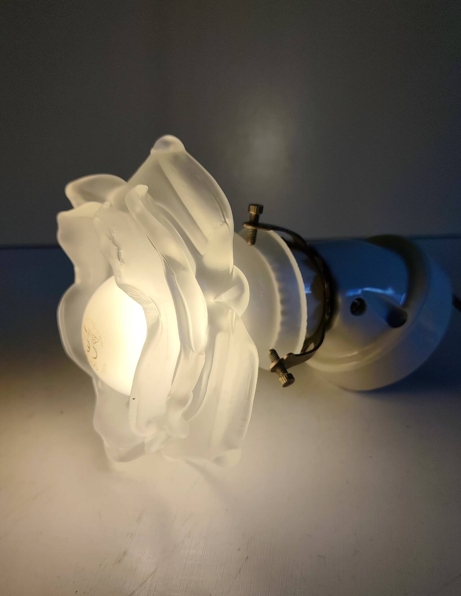 Art Deco wall lights in porcelain and glass paste - 1930s/40s