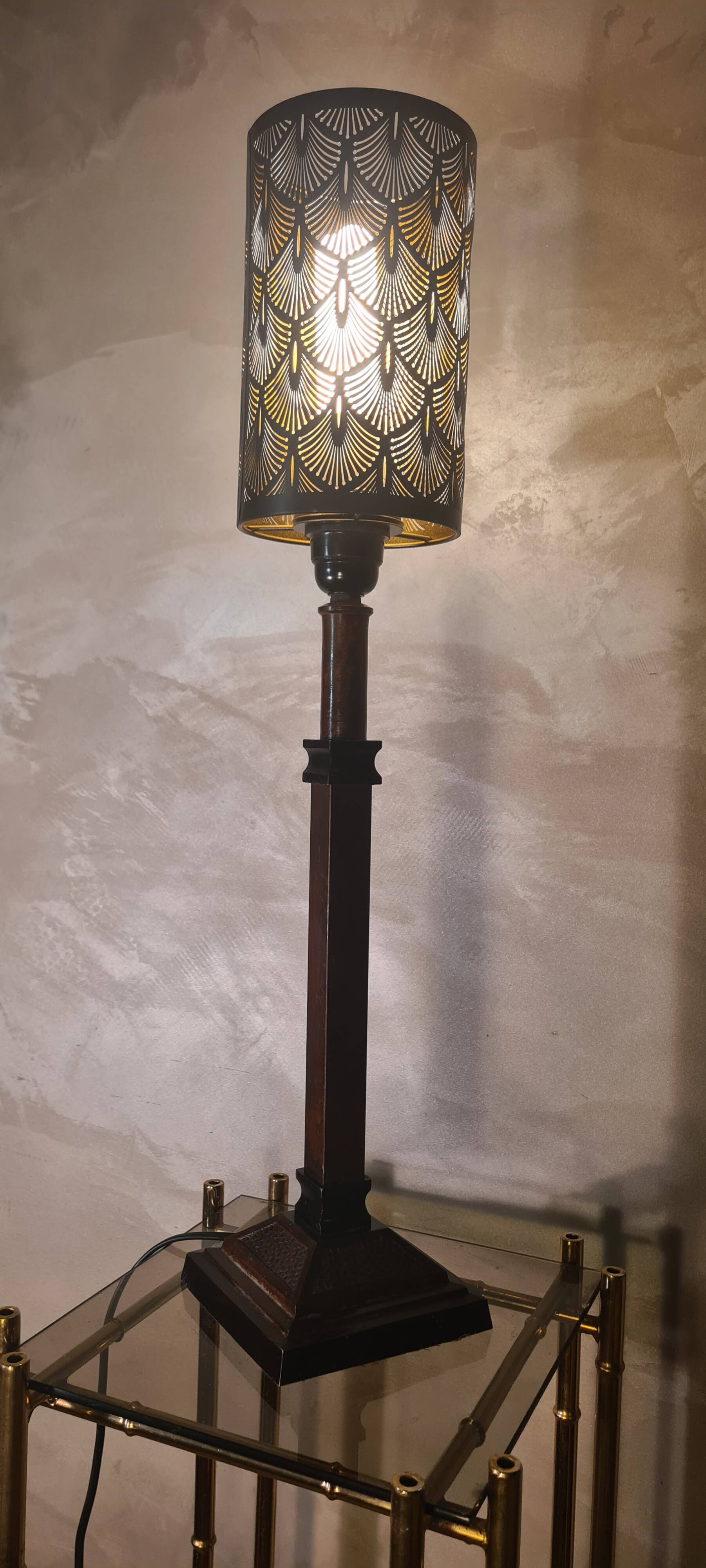 Large art deco bakelite lamp, with metal lampshade art deco pattern 62x13
