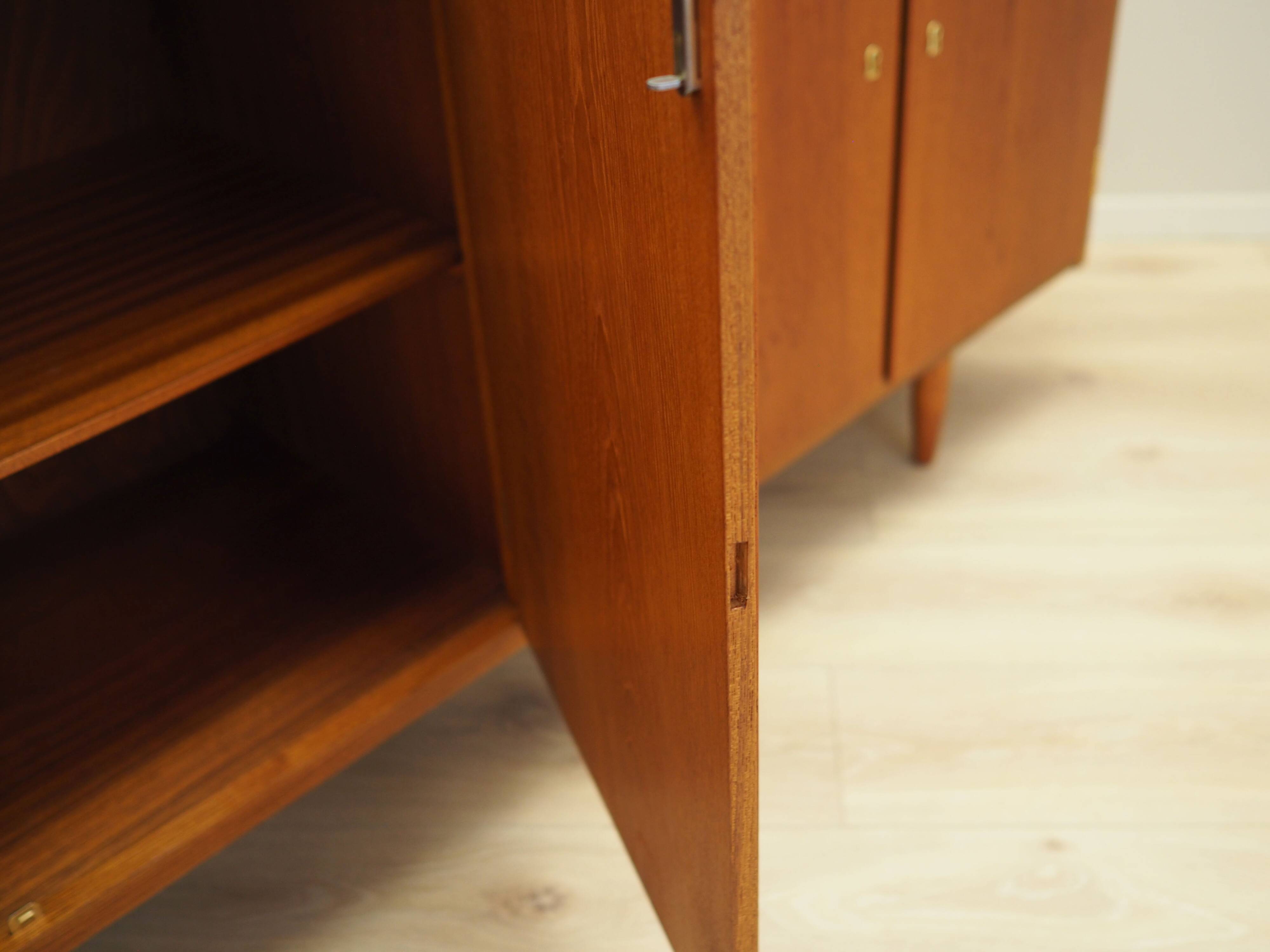 Buffet en teck, design danois, années 1960, production : Danemark