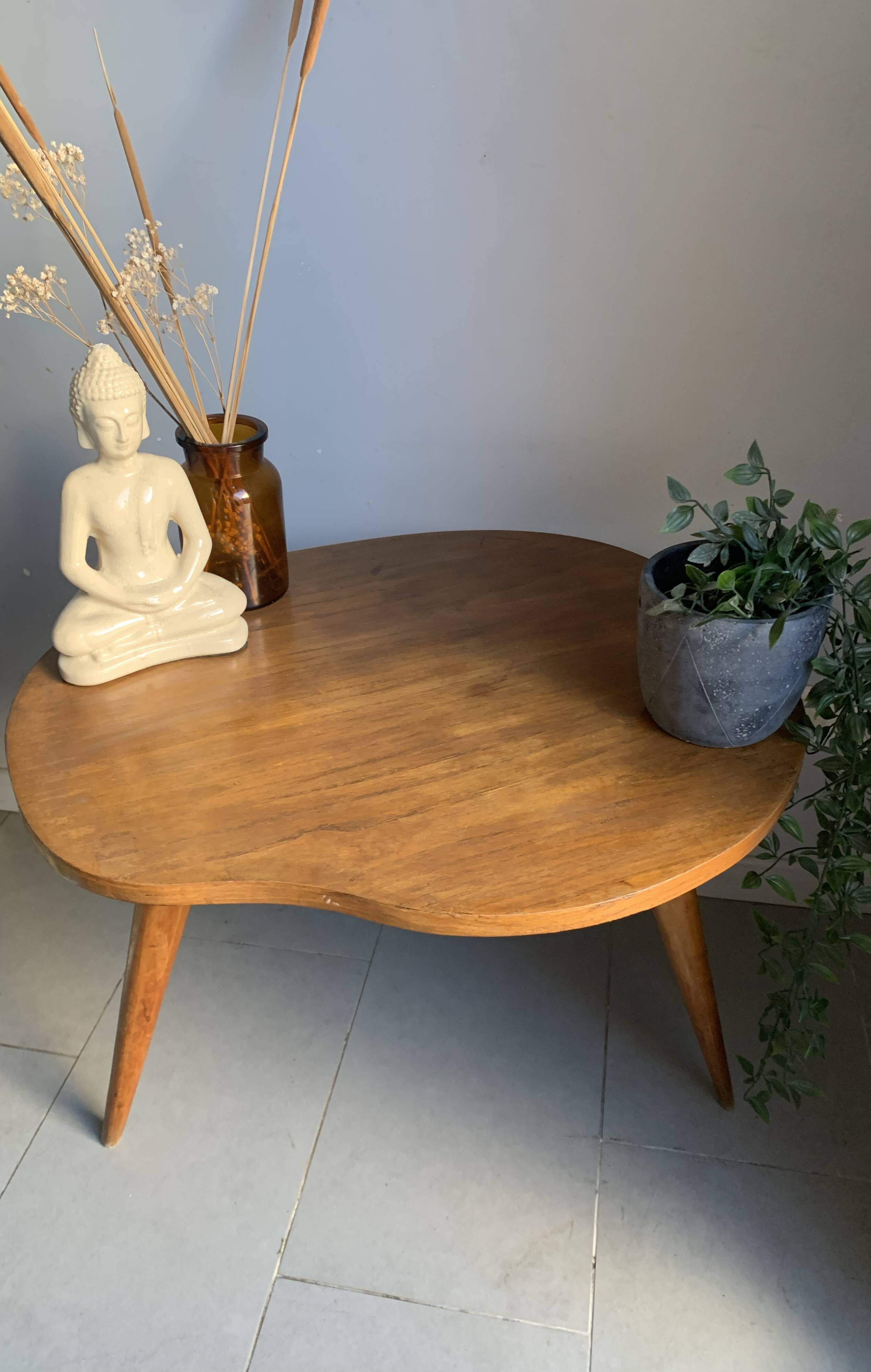 Table basse haricot tripode en chêne, années 50
