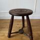 Tabouret tripode en bois