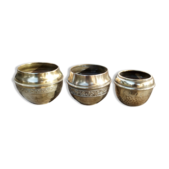 lot de trois petits cache pots en cuivre