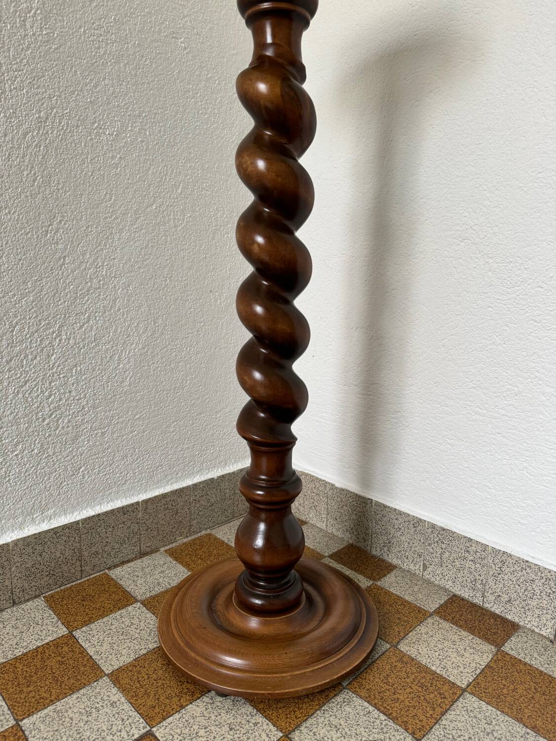 Twisted wooden column from the 60s