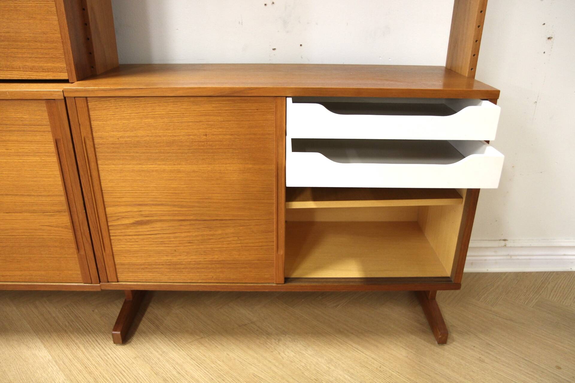 Scandinavian “String Parad” teak bookcase, Sweden, 1960