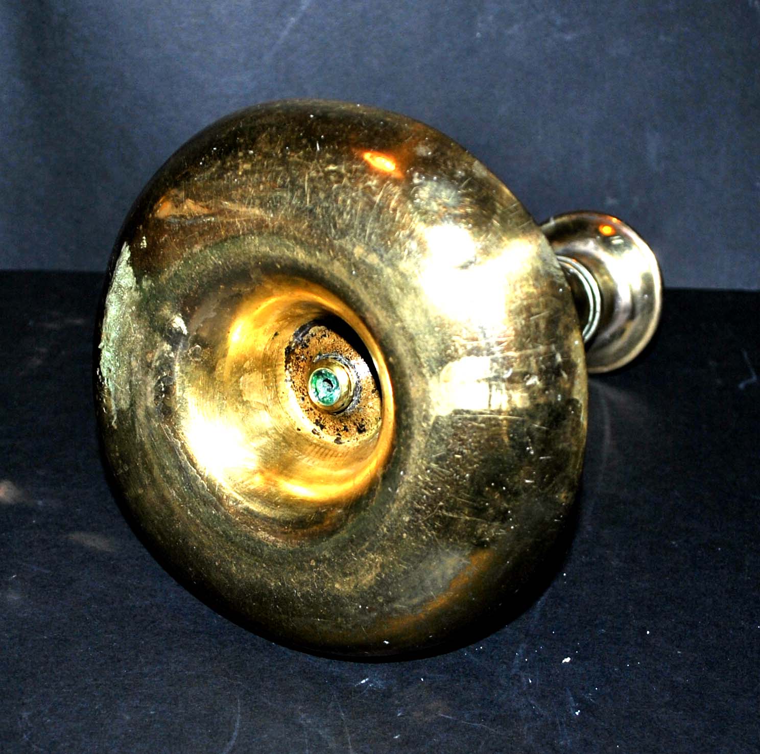Bougeoir à poussoir vintage en laiton doré - Chandelier rétro doré