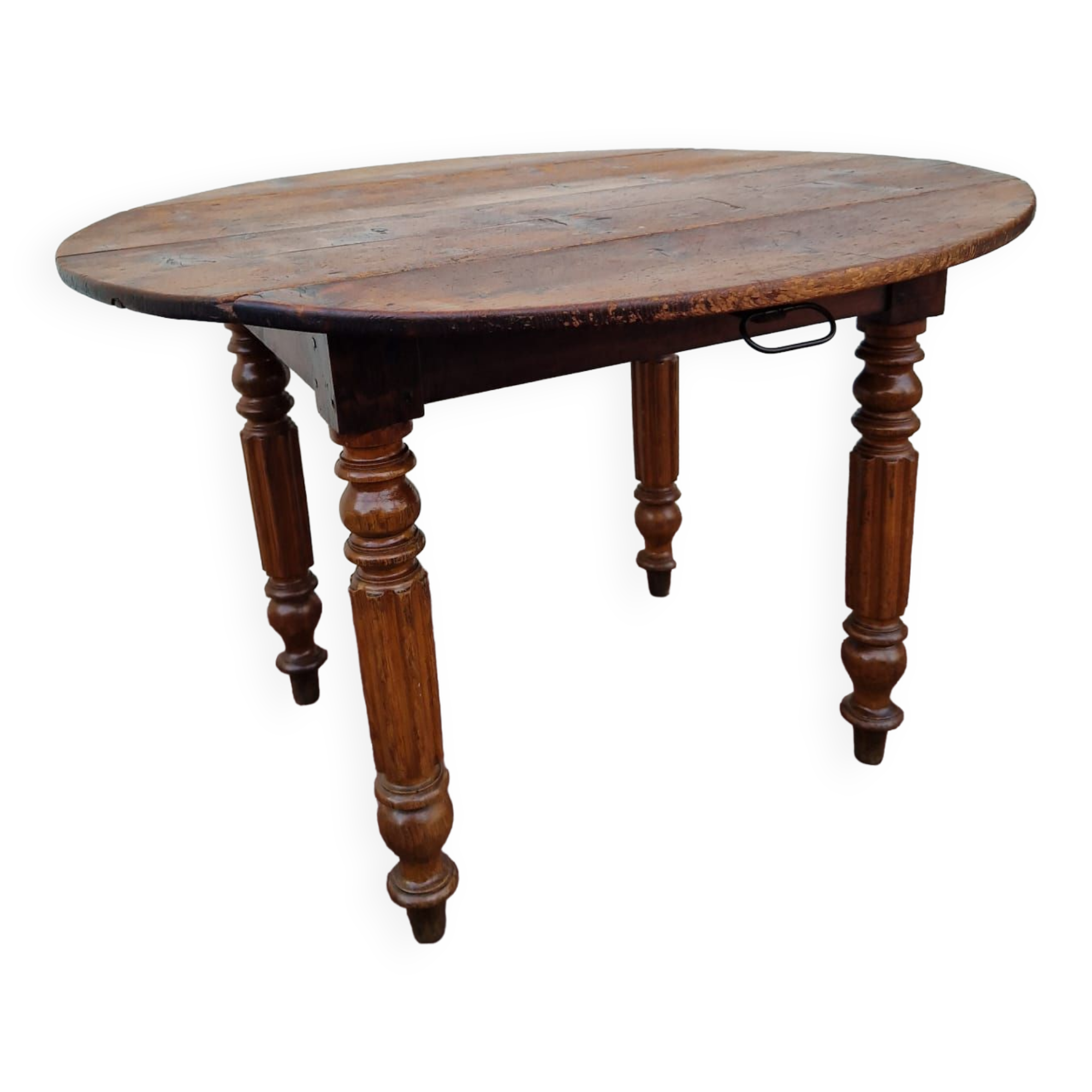 Country table with shutters