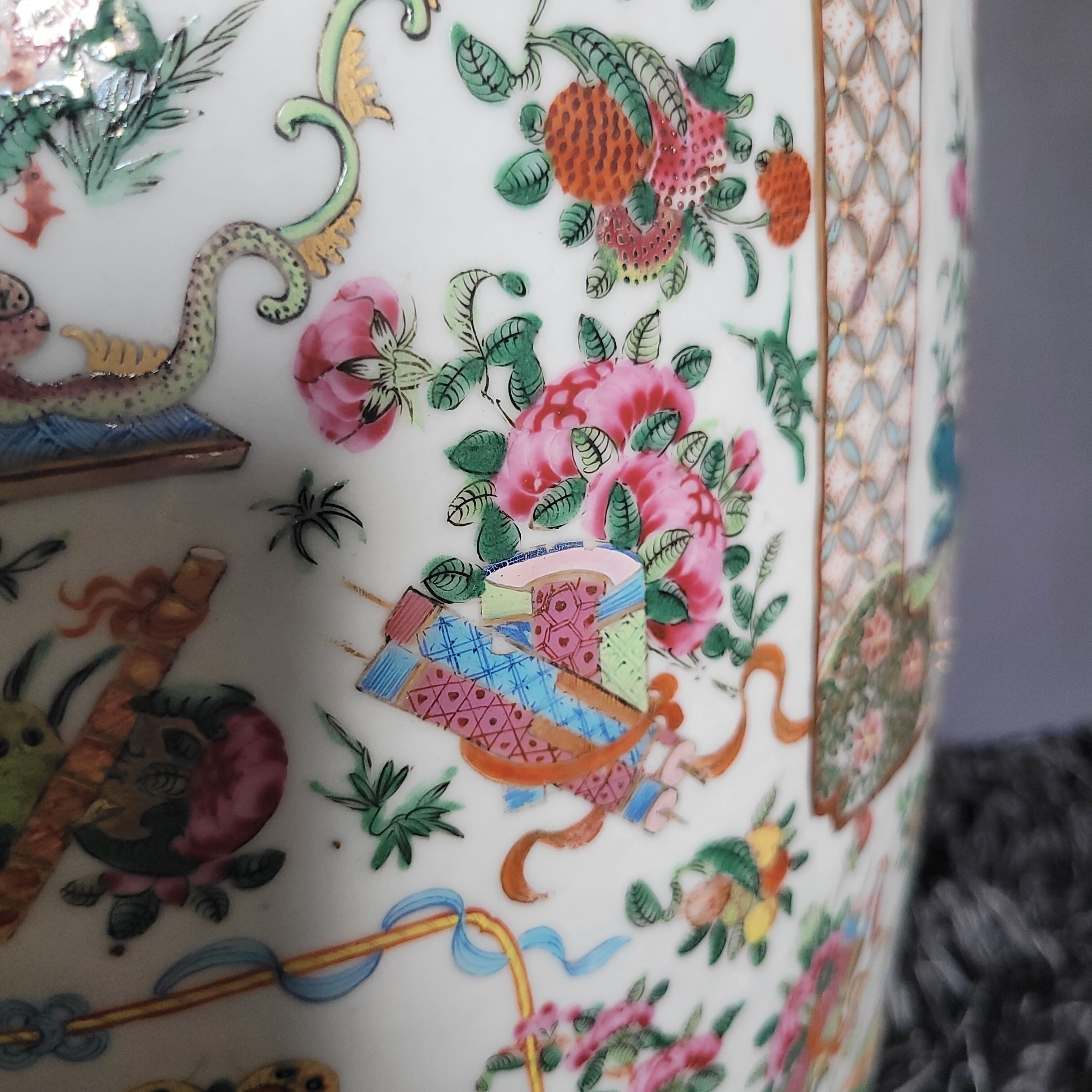 Very large Chinese vase (92 centimeters)