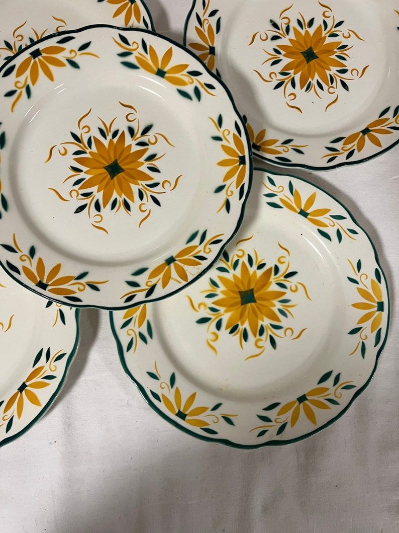 Set of 5 flat plates "Charolle" manufacture of Digoin and Sarreguemines