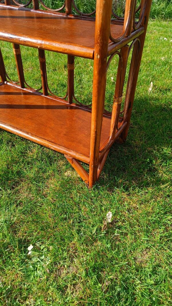 Bibliothèque, étagères en rotin vintage