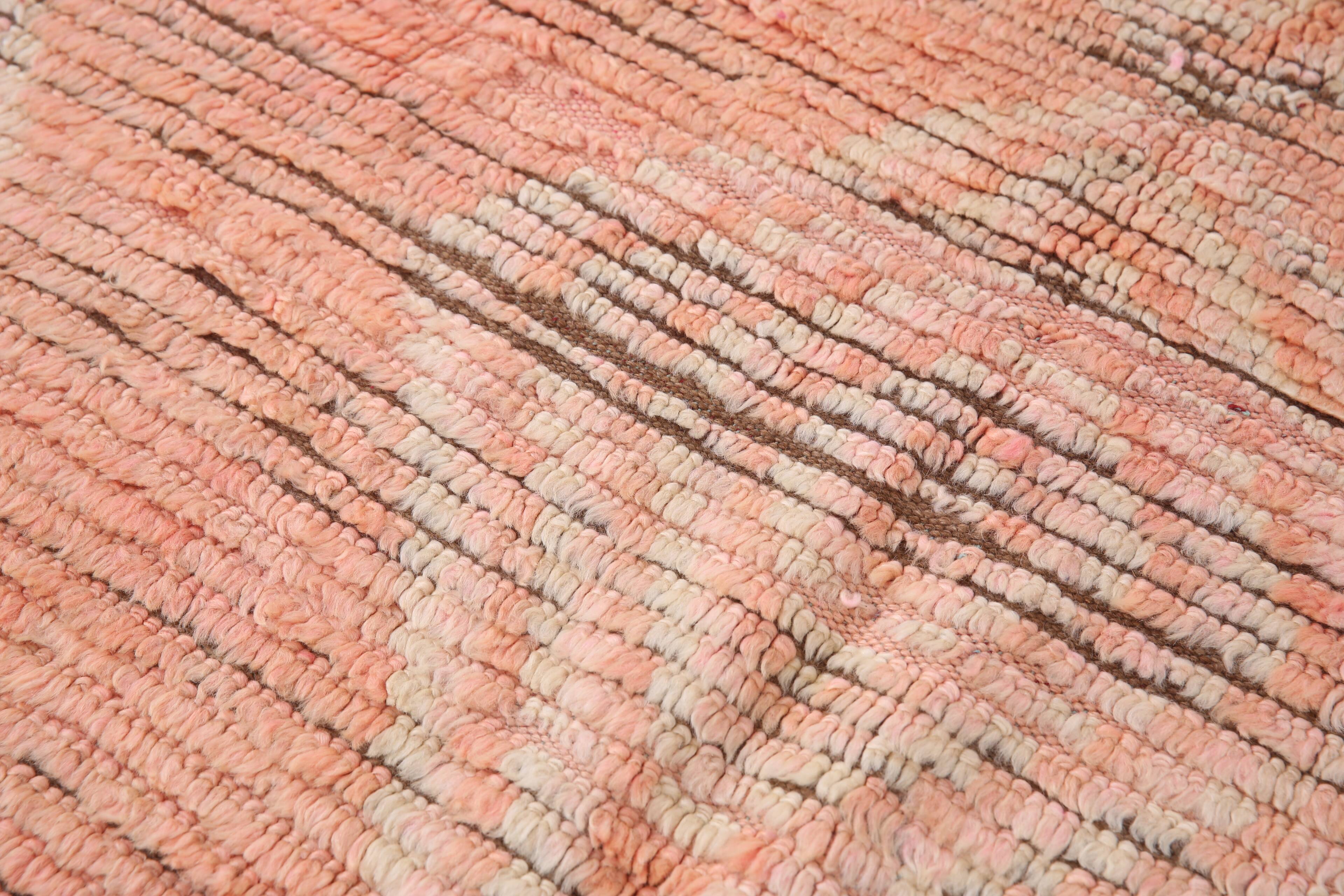 Tapis marocain vintage en laine rose