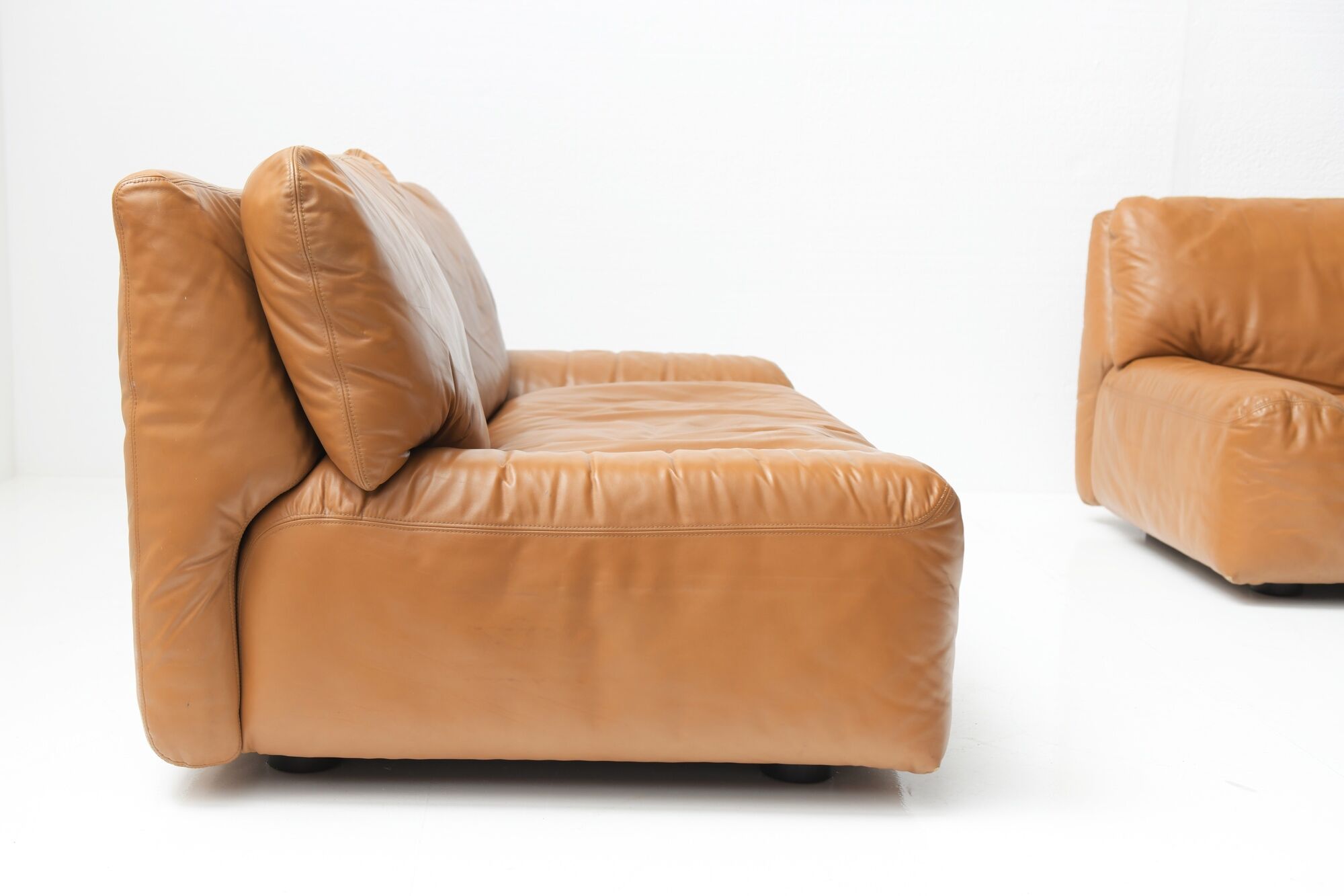 Bengodi vintage cognac leather sofas design Cini Boeri for arflex italy