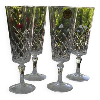 Set of 4 crystal champagne flutes from arques. saumur model.