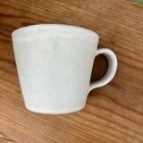 Mug en gré émaillé blanc cassé