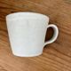 Mug en gré émaillé blanc cassé