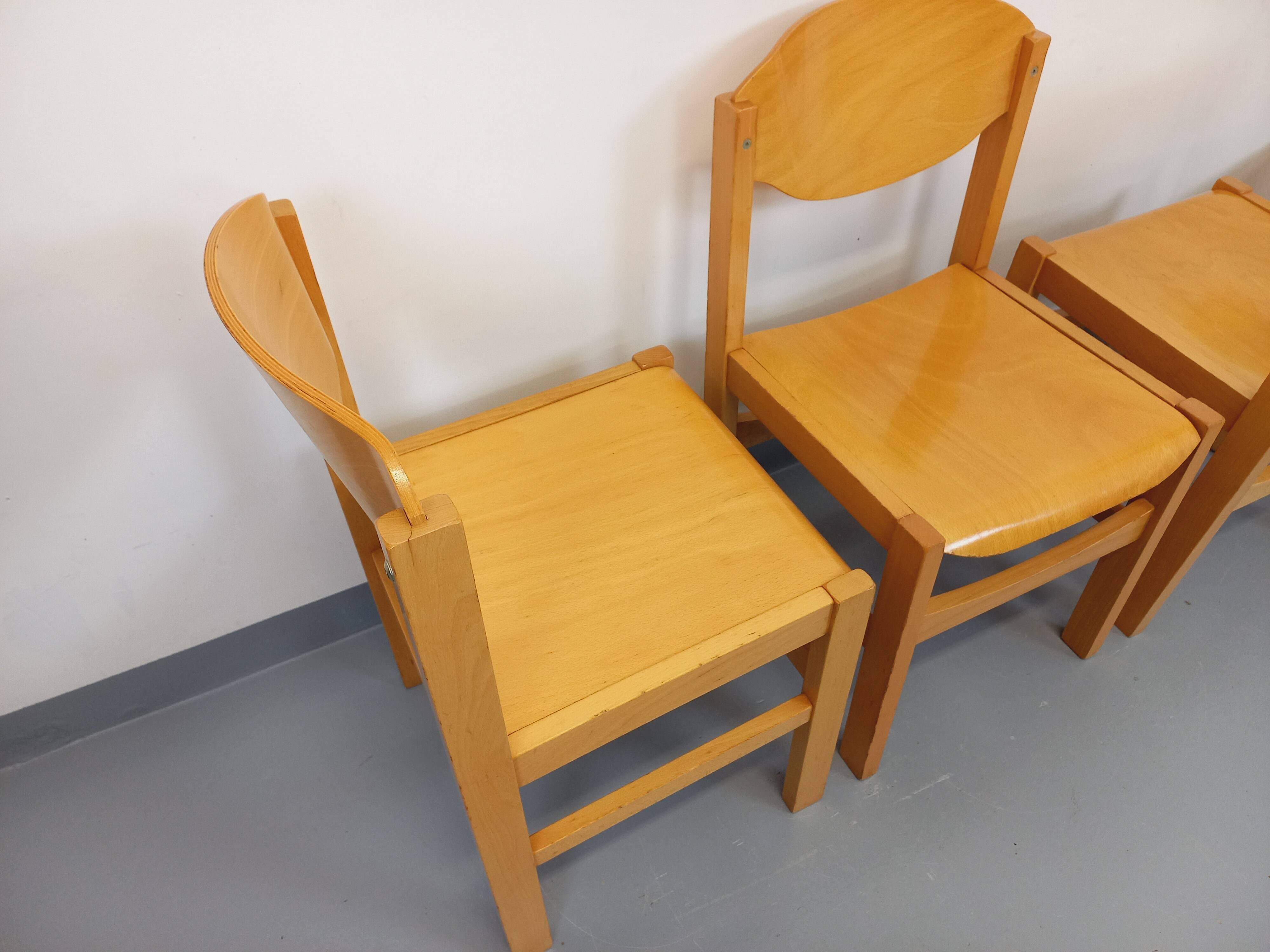Set of 4 minimalist vintage beechwood chairs from the 80s