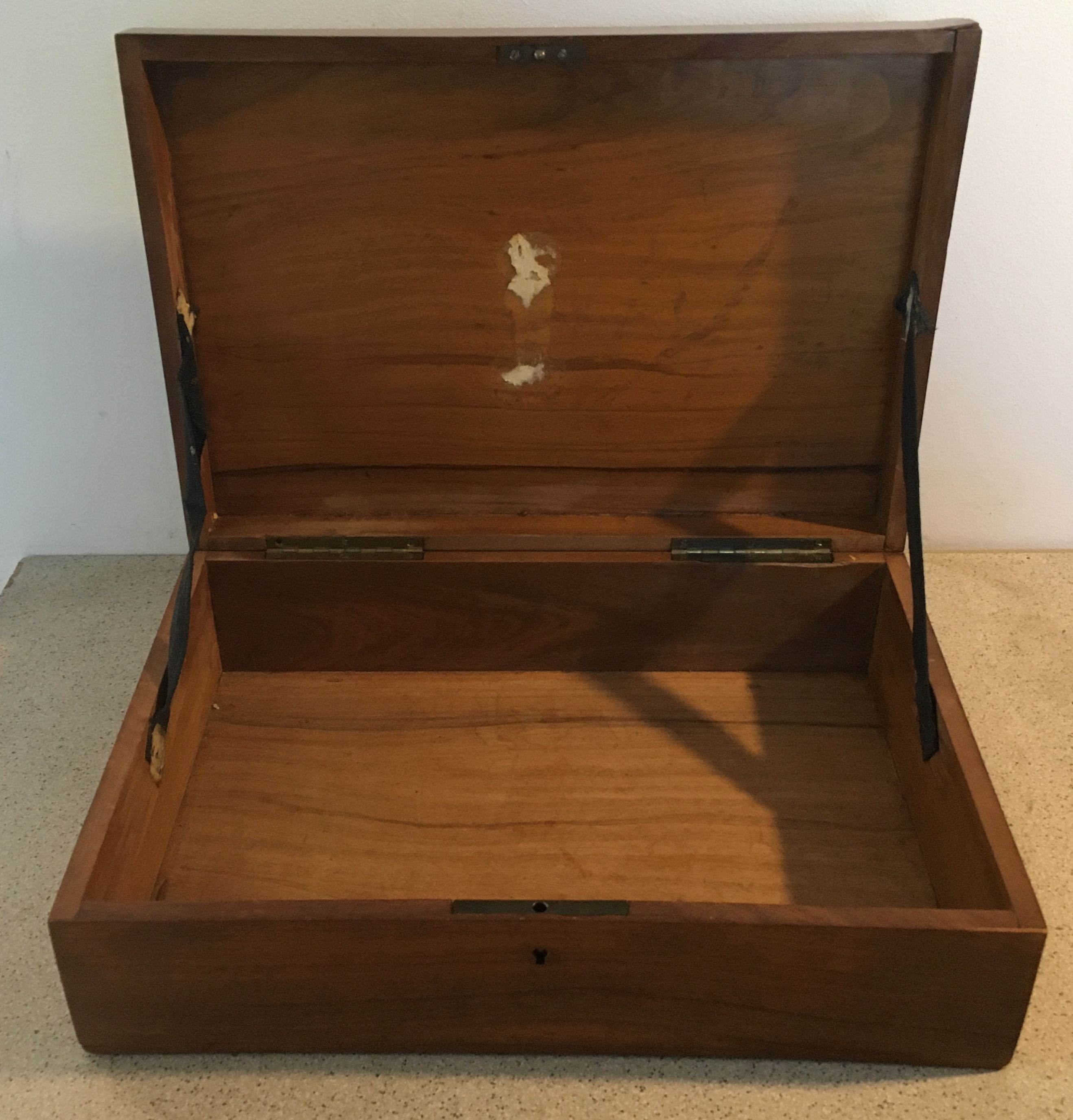 Lacquered wooden box