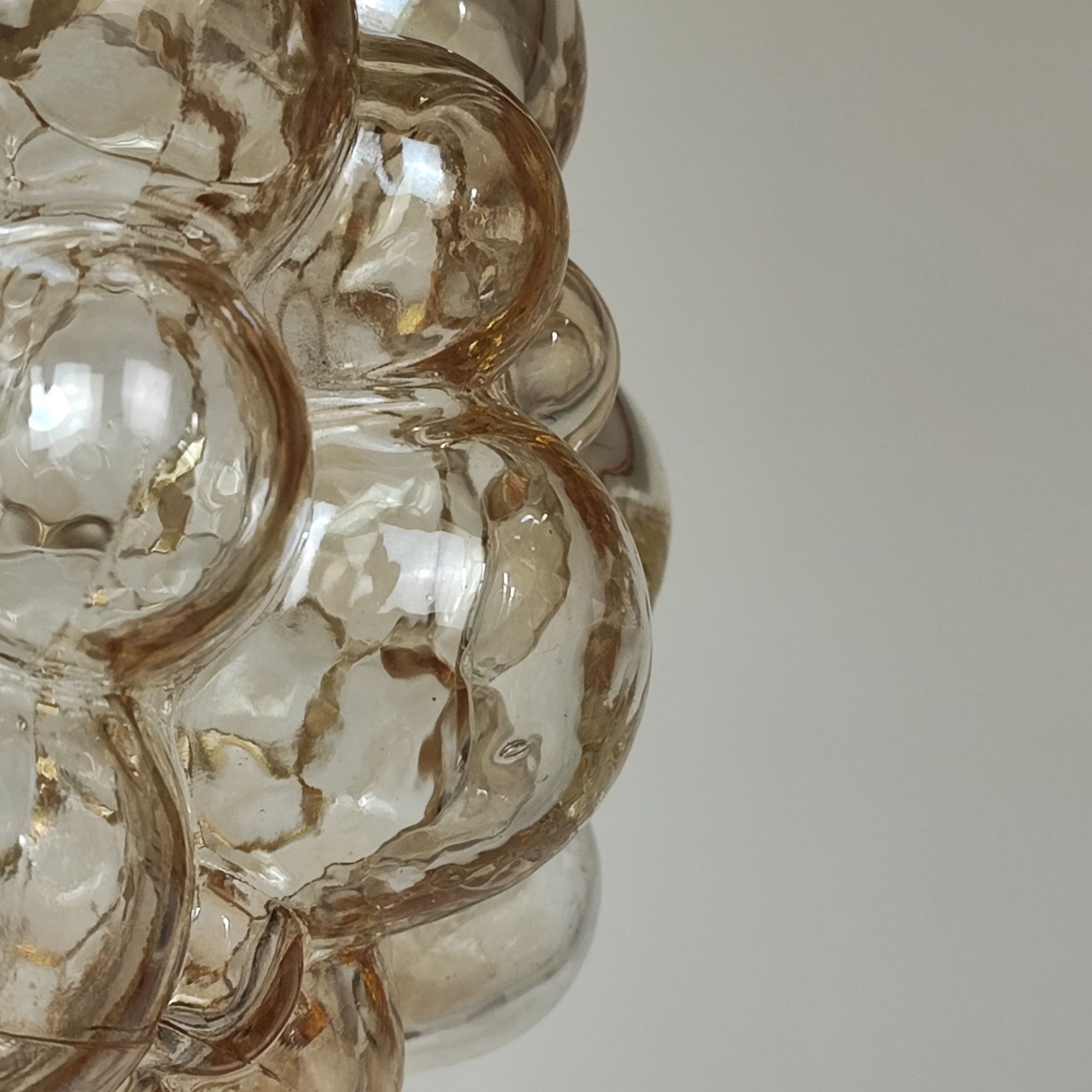 Glass suspension "bubble"