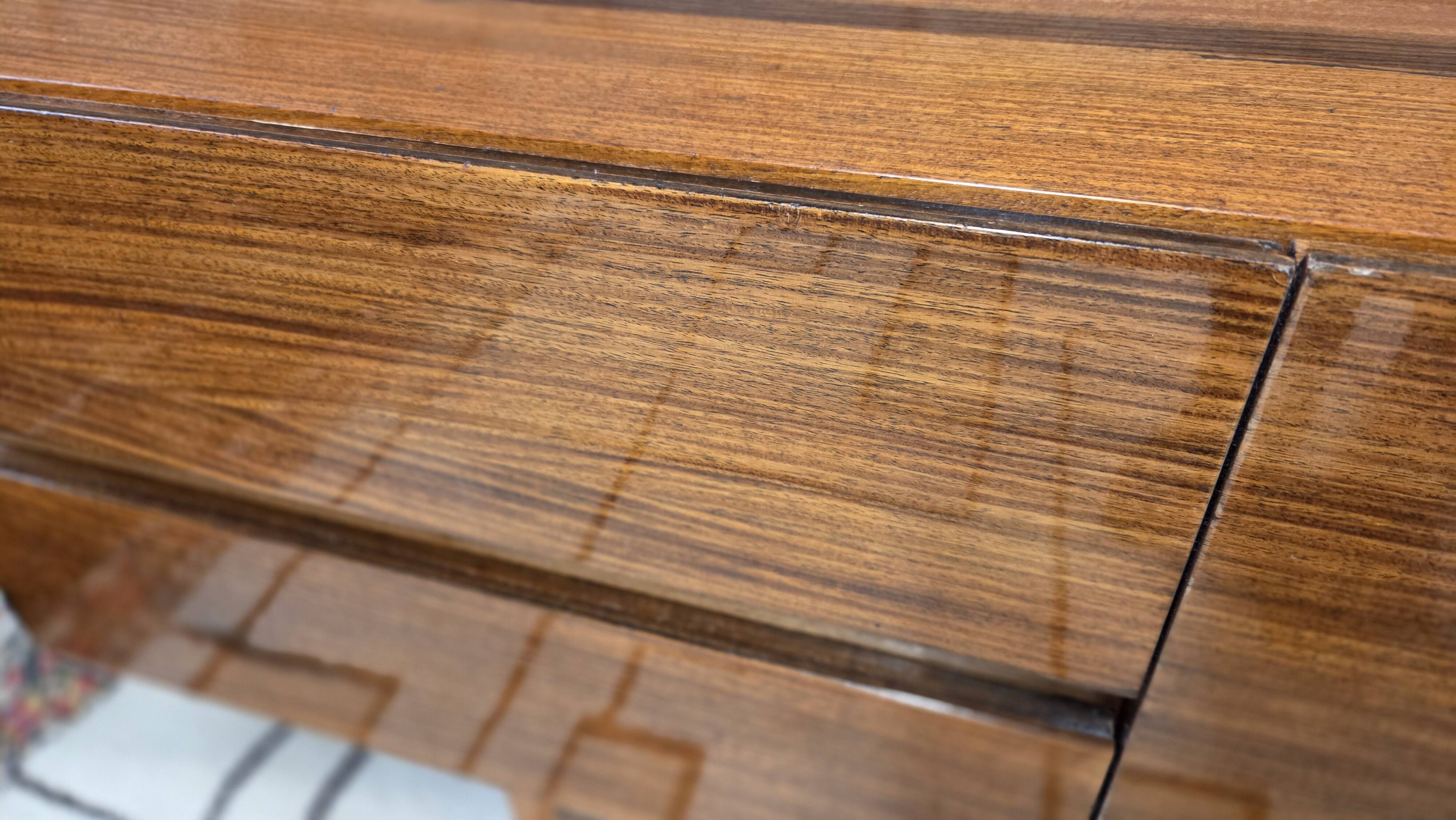 Vintage Scandinavian lowboard in teak – Minimalist sideboard from the 60s/70s.