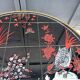 Table basse ronde décor japonisant oiseau fleurs