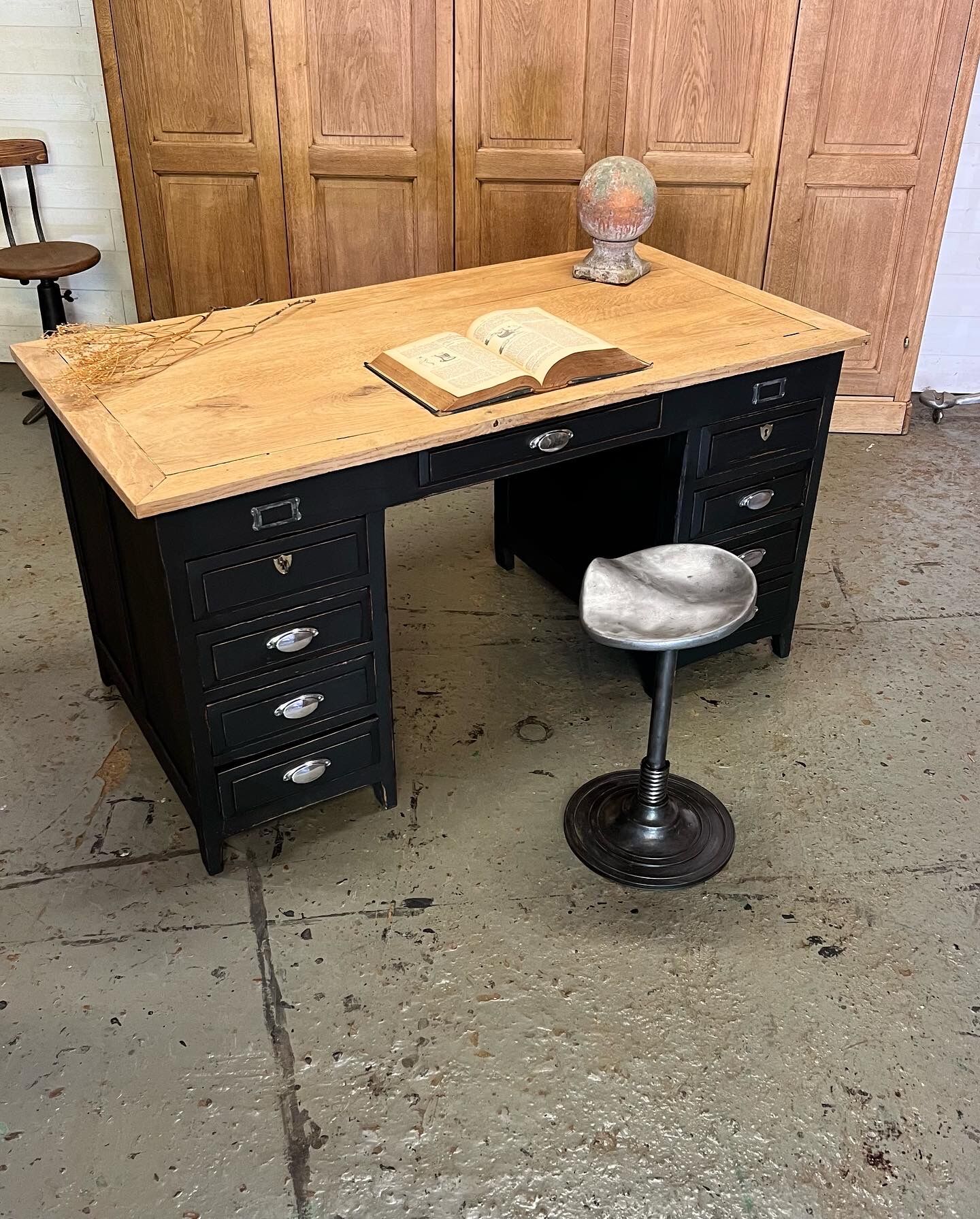 Old American style office in solid oak