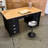 Old American style office in solid oak