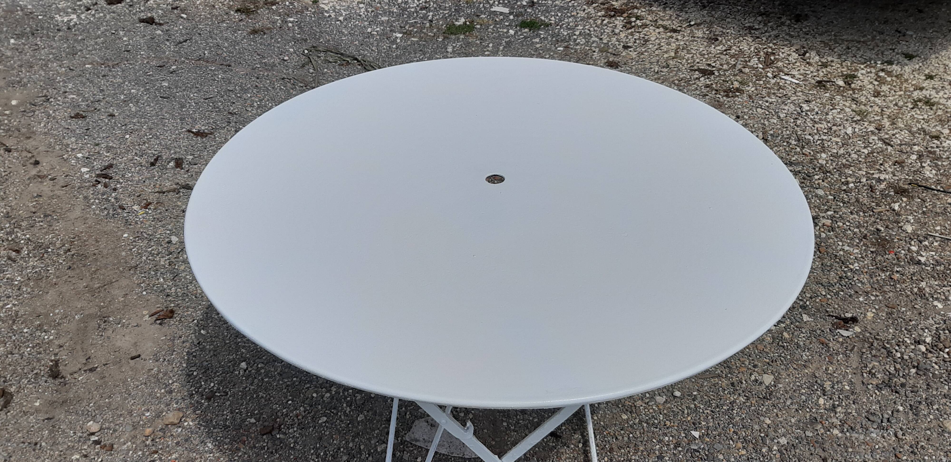 Table de jardin fer ronde et repliable