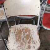 Set de 14 chaises vintages empilables