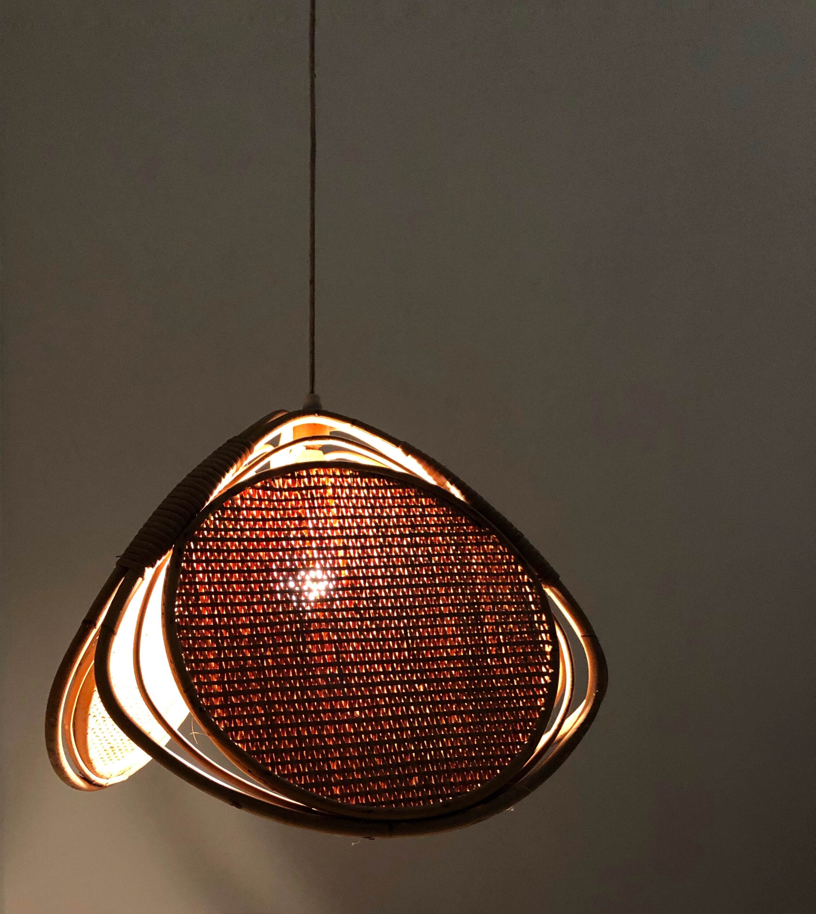 A pair of rattan and mulching suspensions