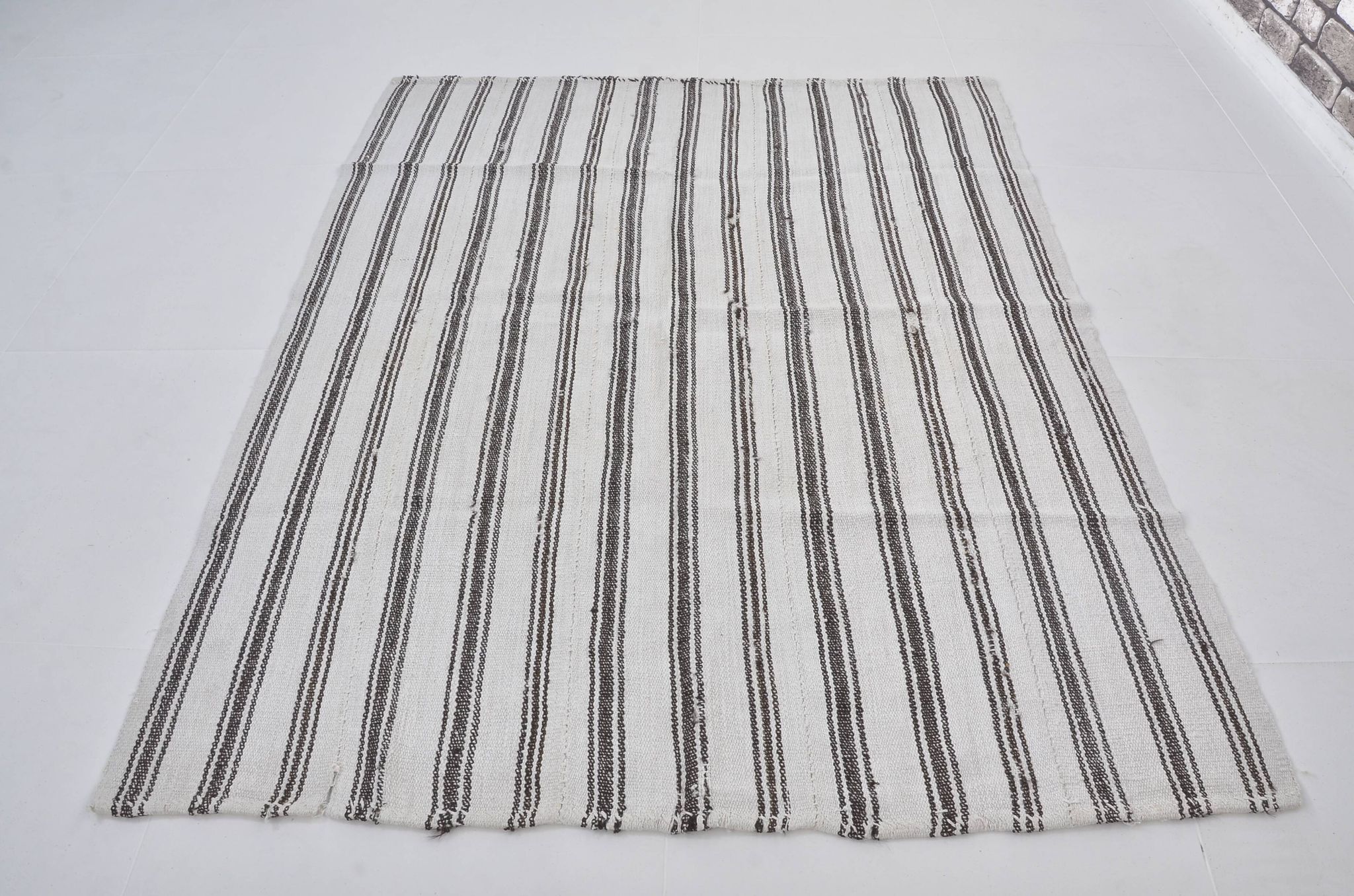 Tapis kilim turc vintage neutre sku 3680