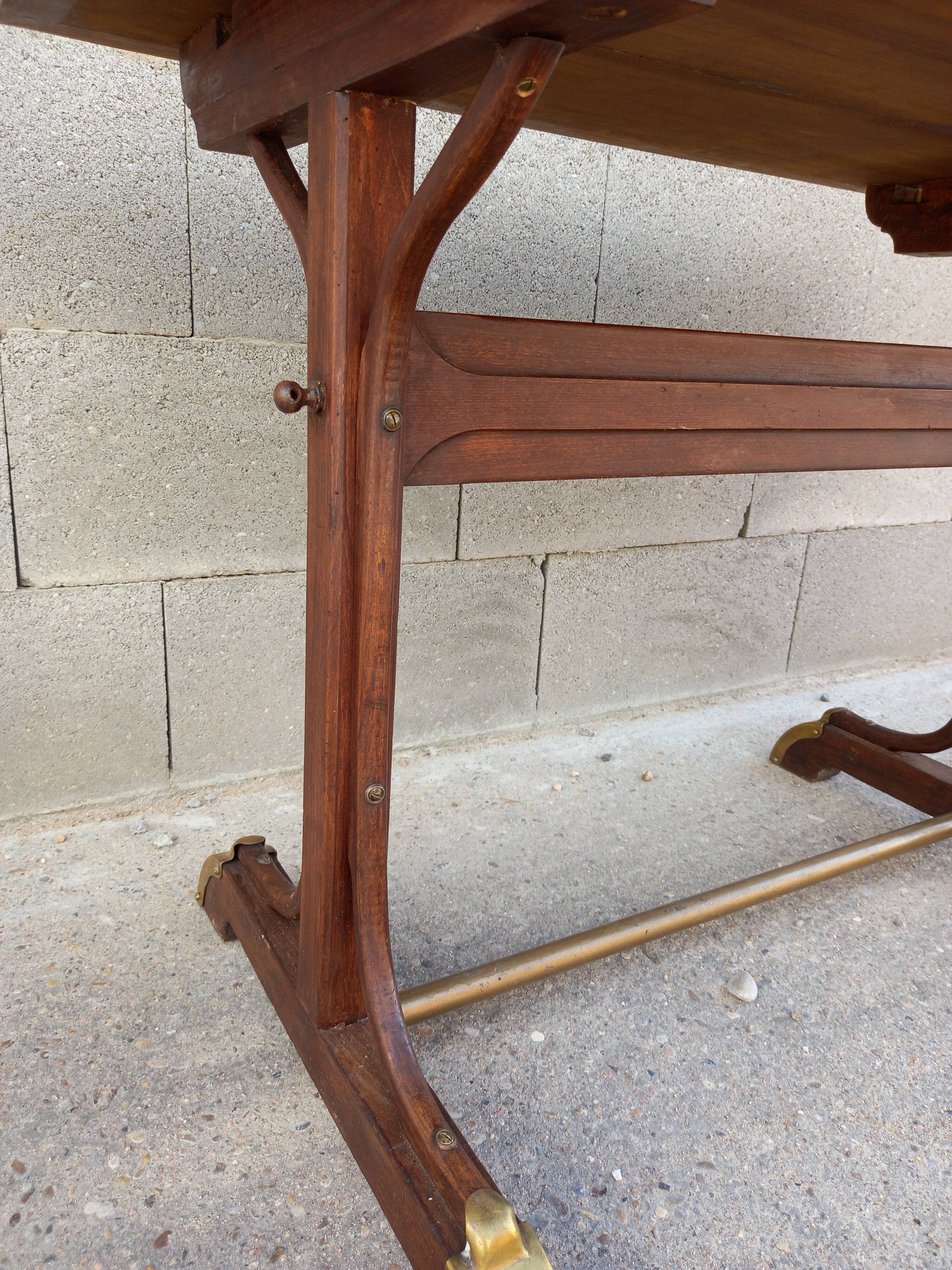 Table bistrot en bois courbé et laiton 1930