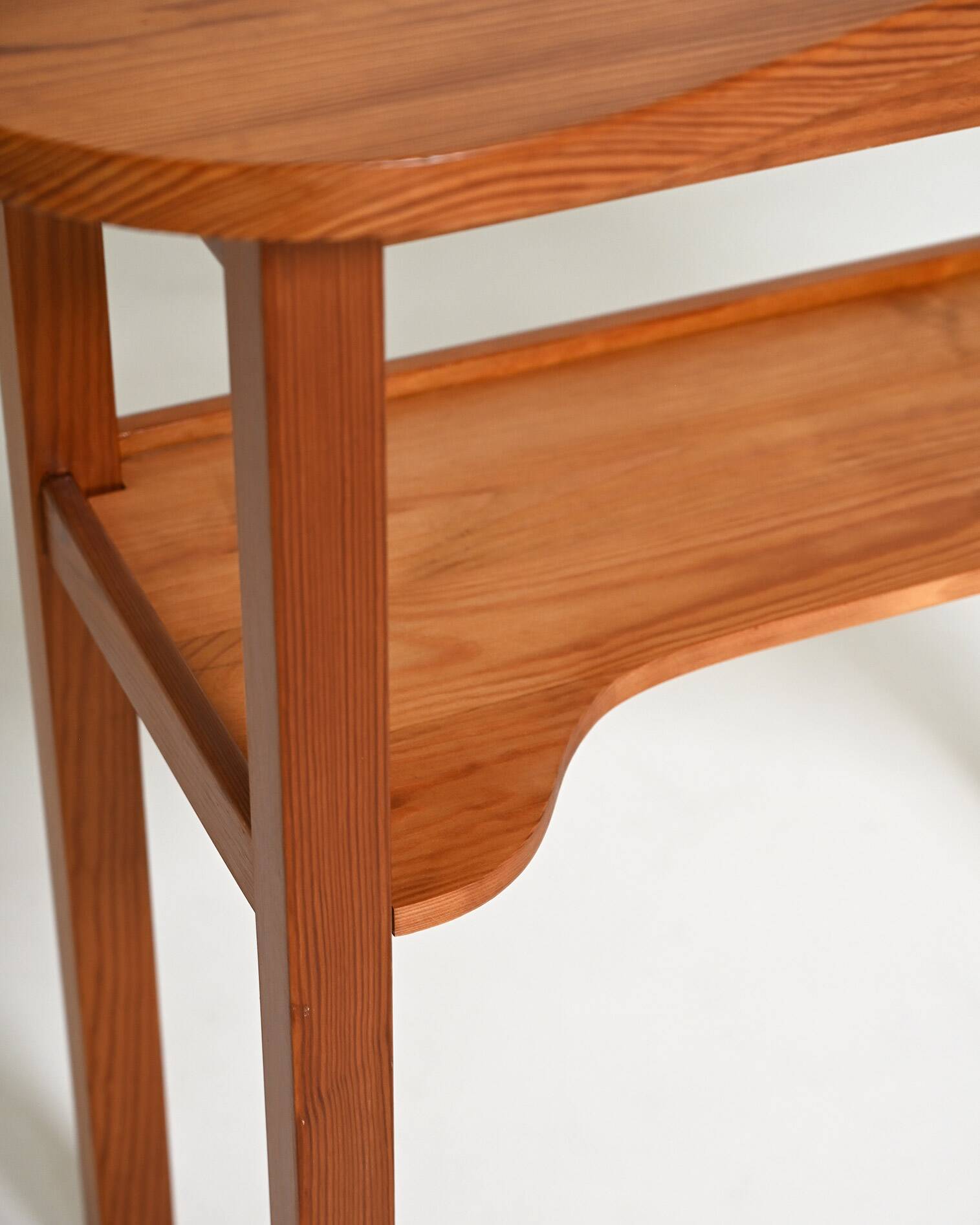 Table de coiffeuse en pin nordique avec étagère, années 1950-60.