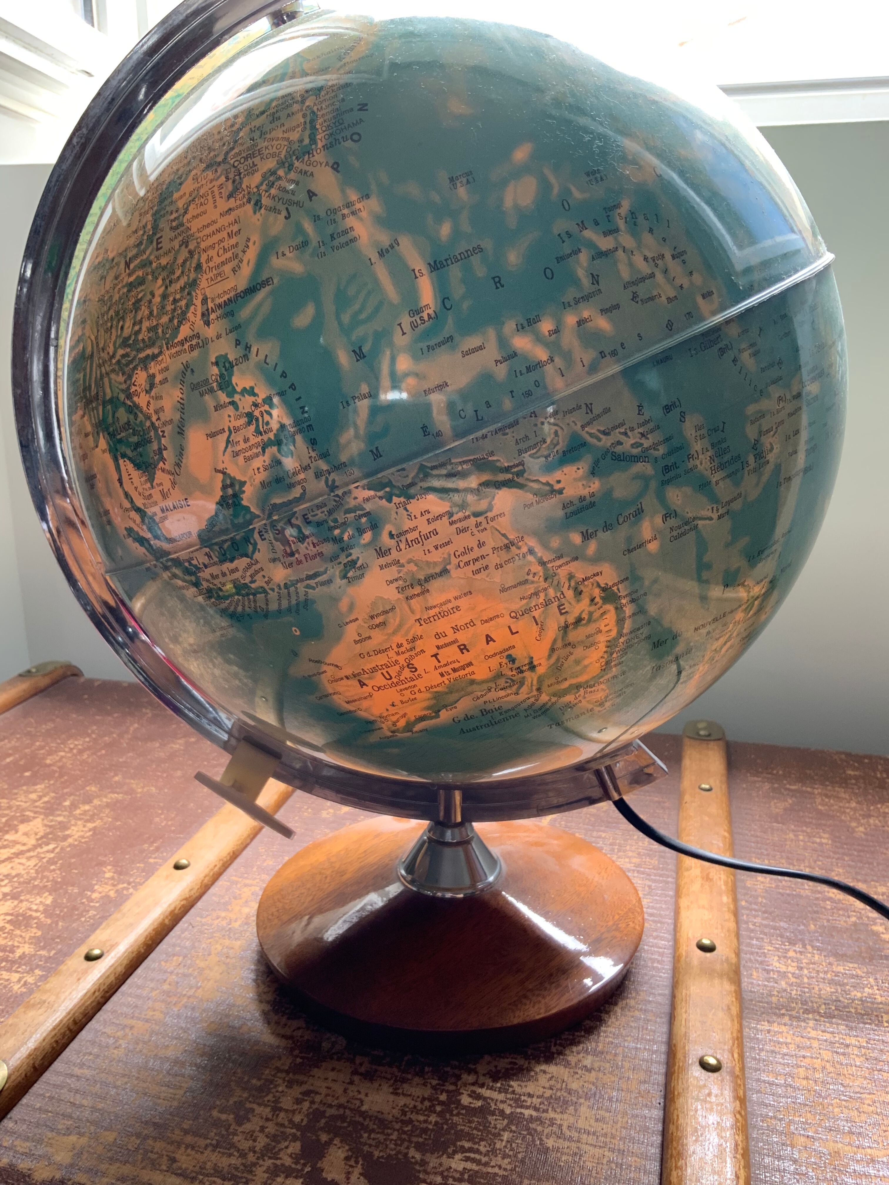 Vintage globe lit wooden foot silver frame deco antique desk