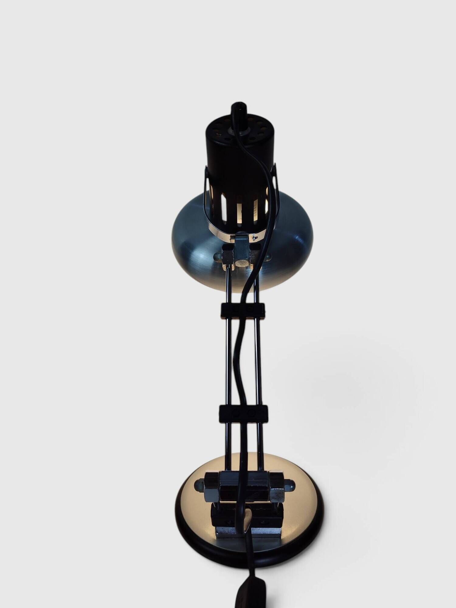Modernist articulated desk lamp