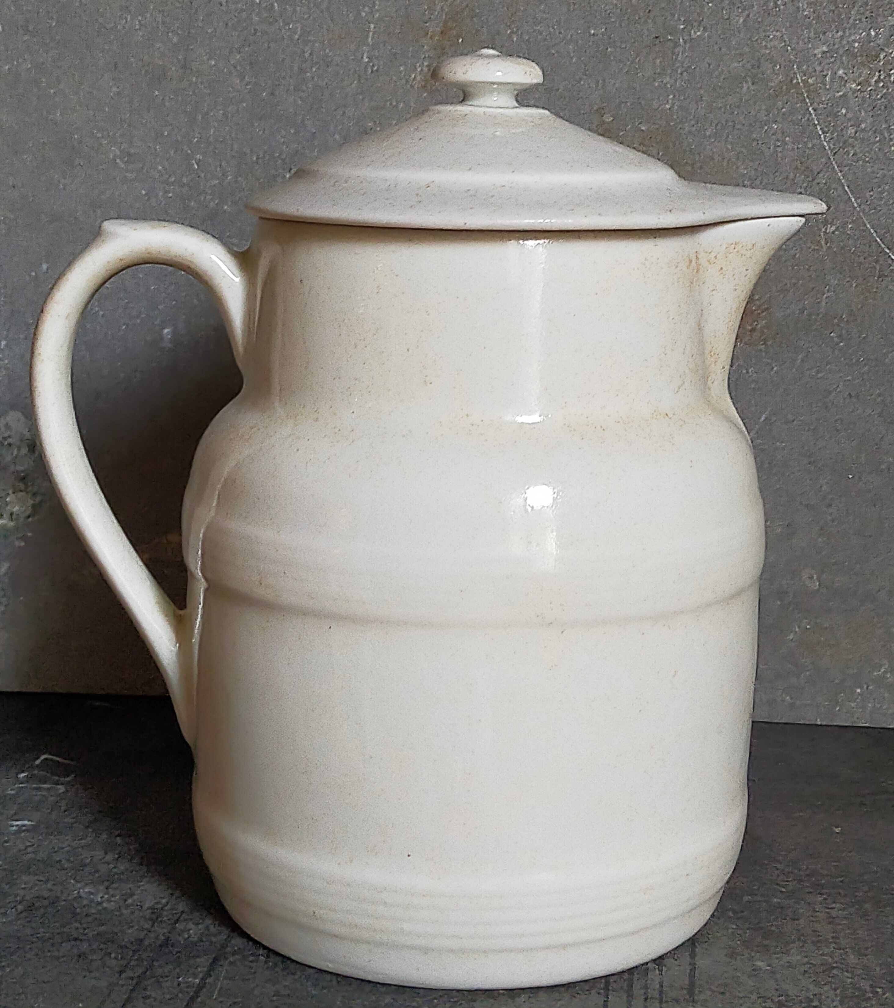 Covered pitcher in porcelain fire of Grigny XIXth stamped P.Precious