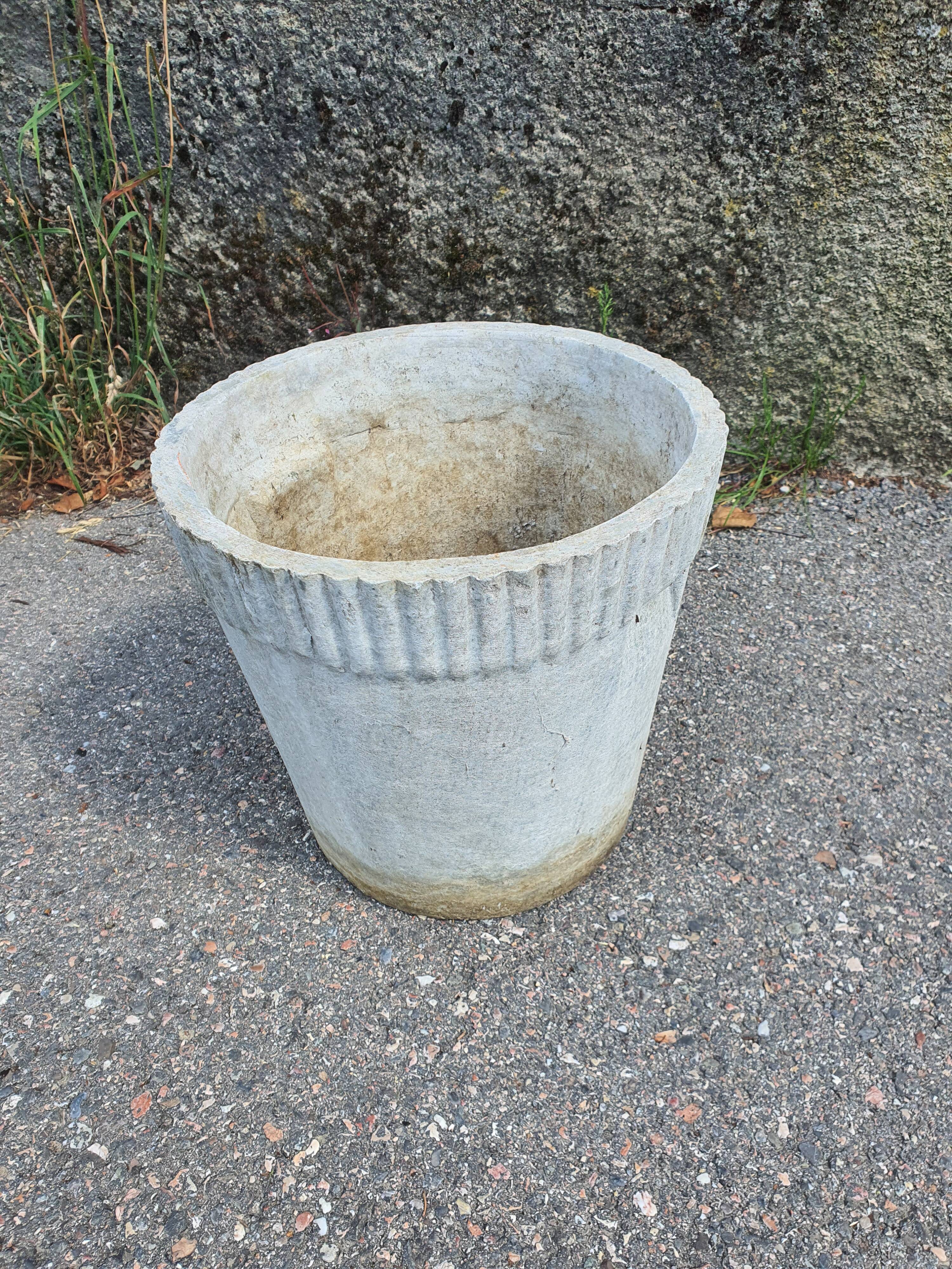 Willy Guhl Eternit Fries planter