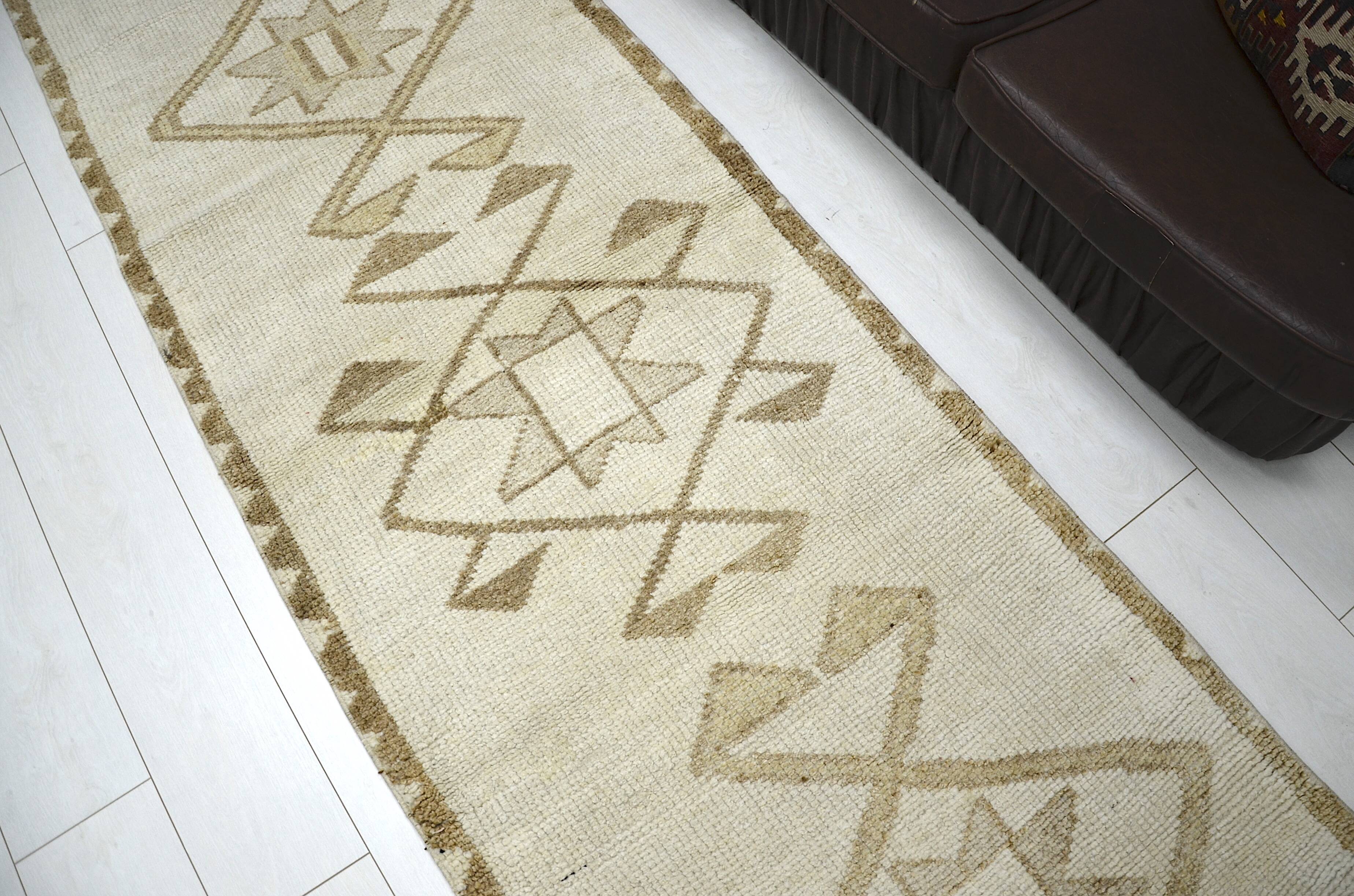 White & Beige Wool Handmade Rug sku 2215